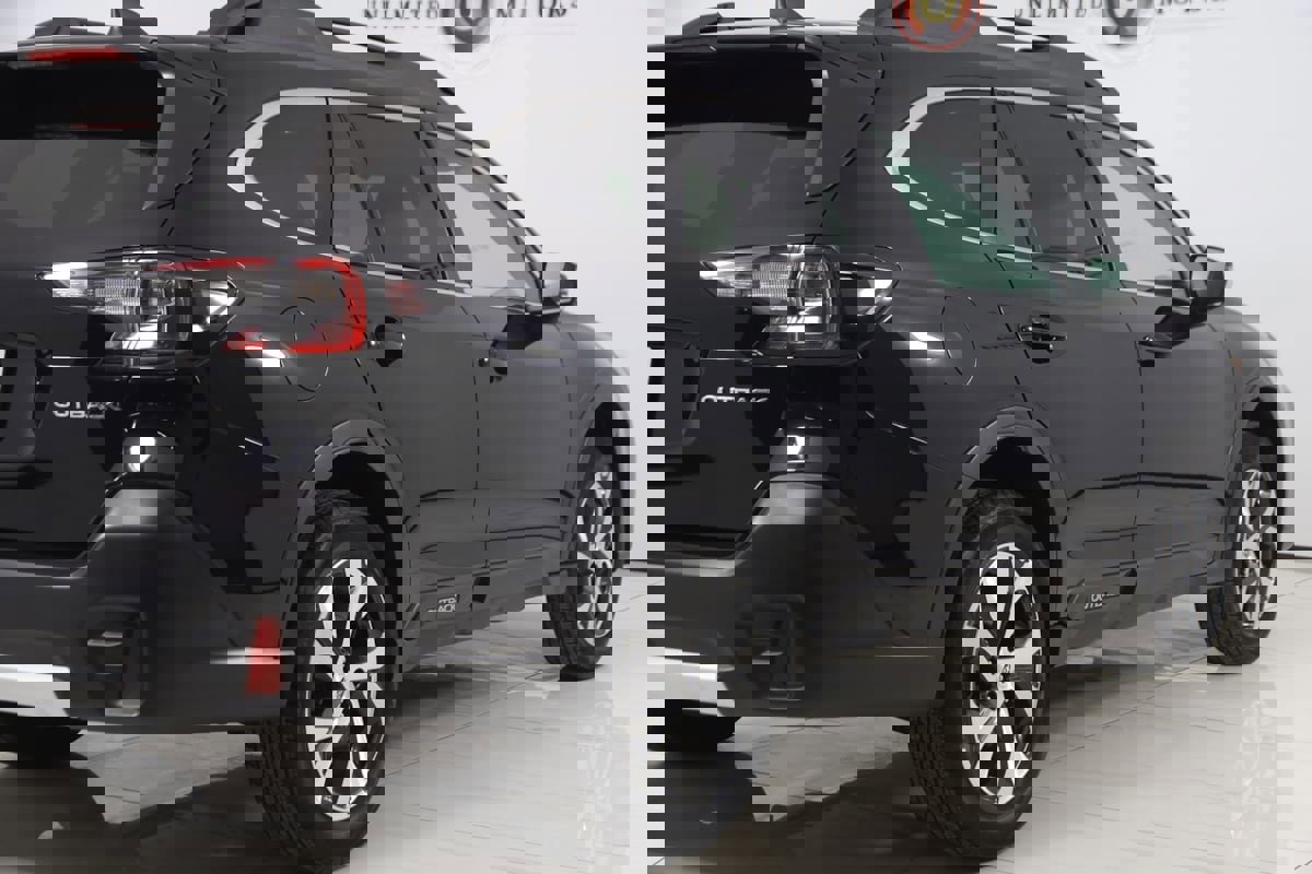 Used 2022 Subaru Outback Limited image 42