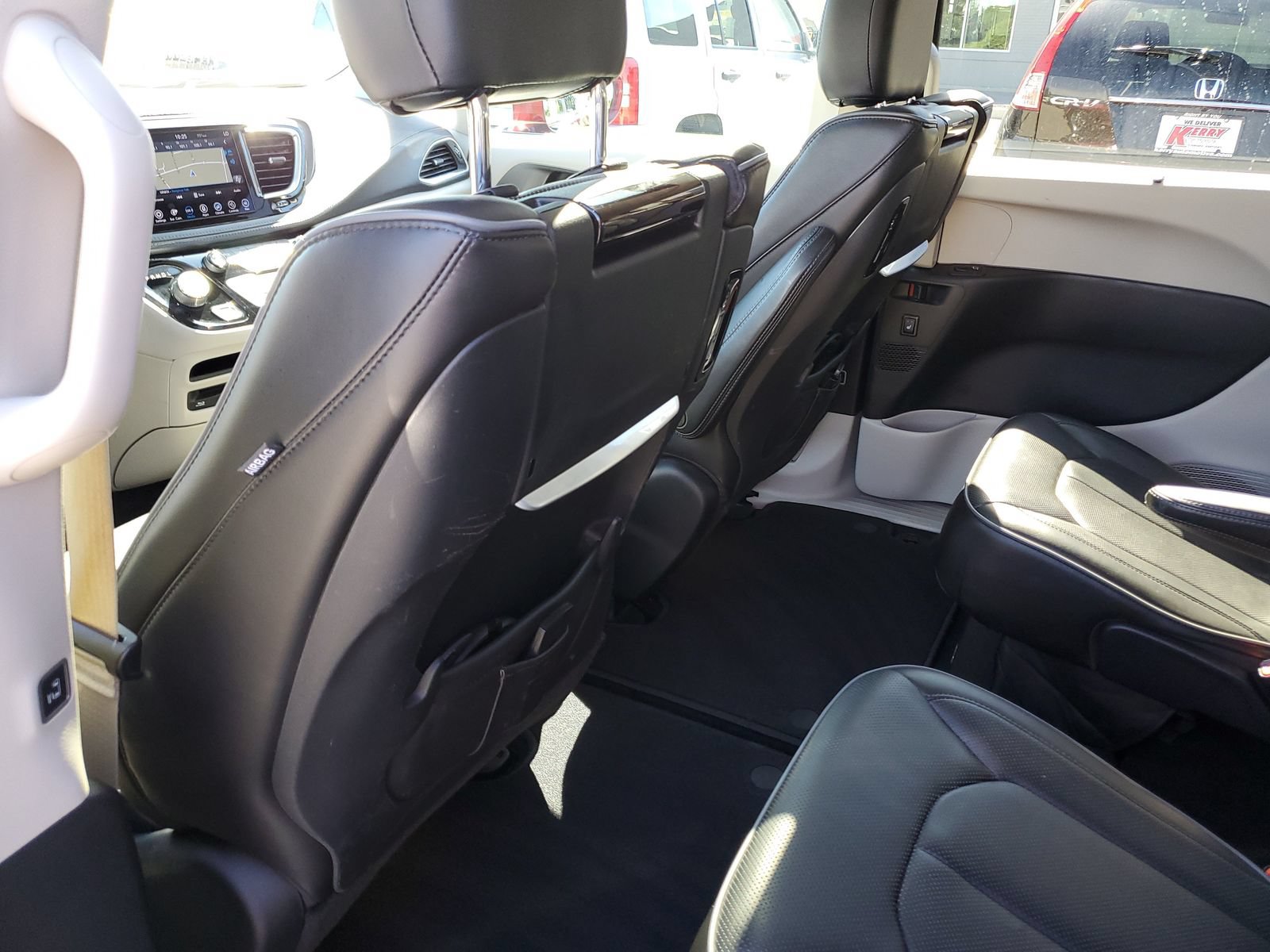 Used 2019 Chrysler Pacifica Limited FWD image 15