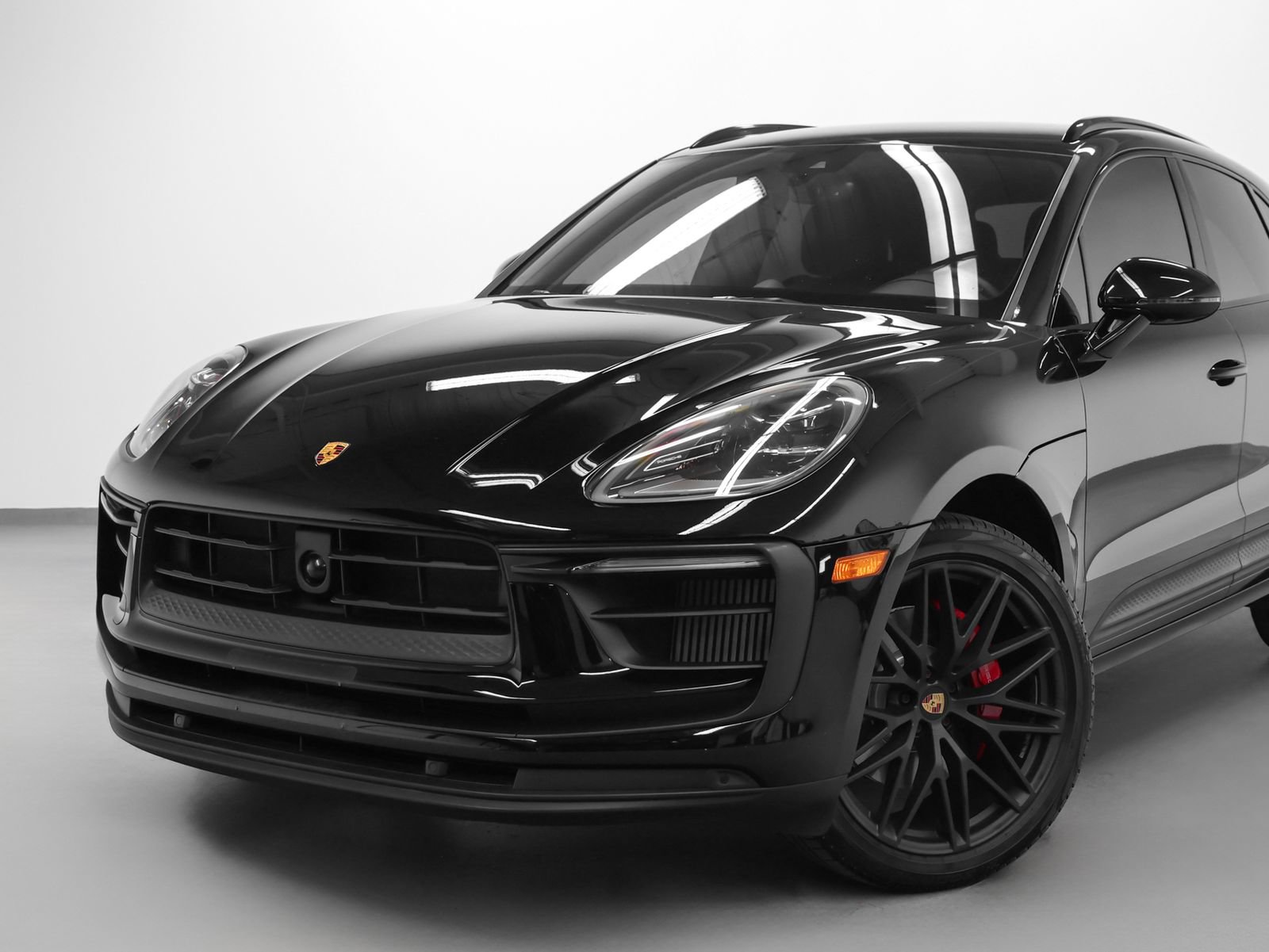 Certified 2023 Porsche Macan S image 7