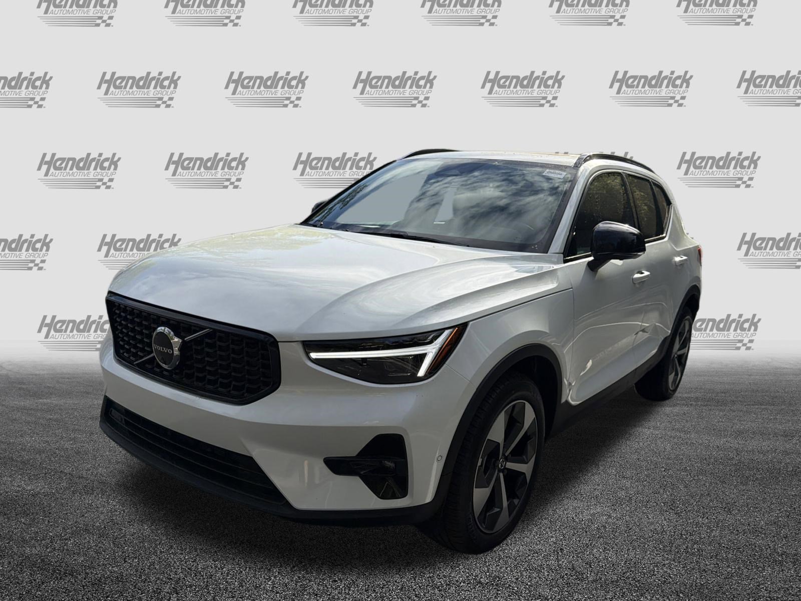 New 2026 Volvo XC40 B5 Plus w/ Protection Package Premier image 5
