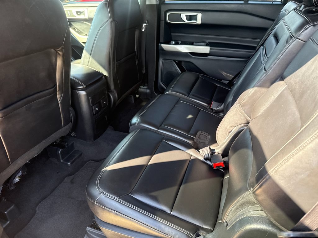 Used 2023 Ford Explorer XLT w/ Equipment Group 202A RWD image 17