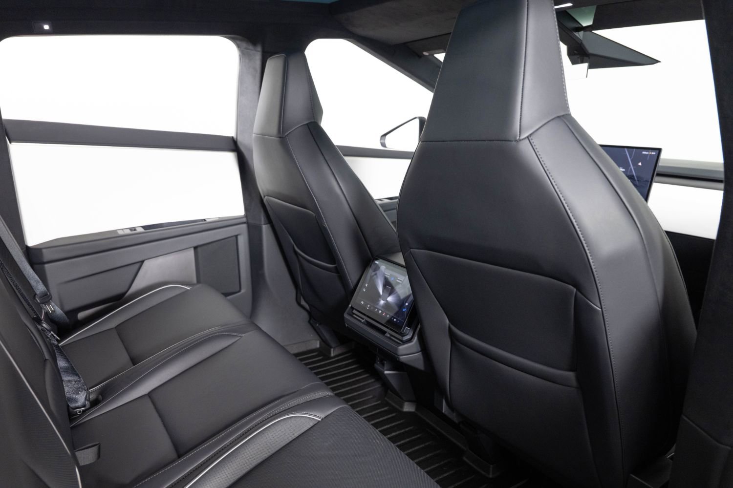 Used 2024 Tesla Cybertruck AWD Crew Cab image 22