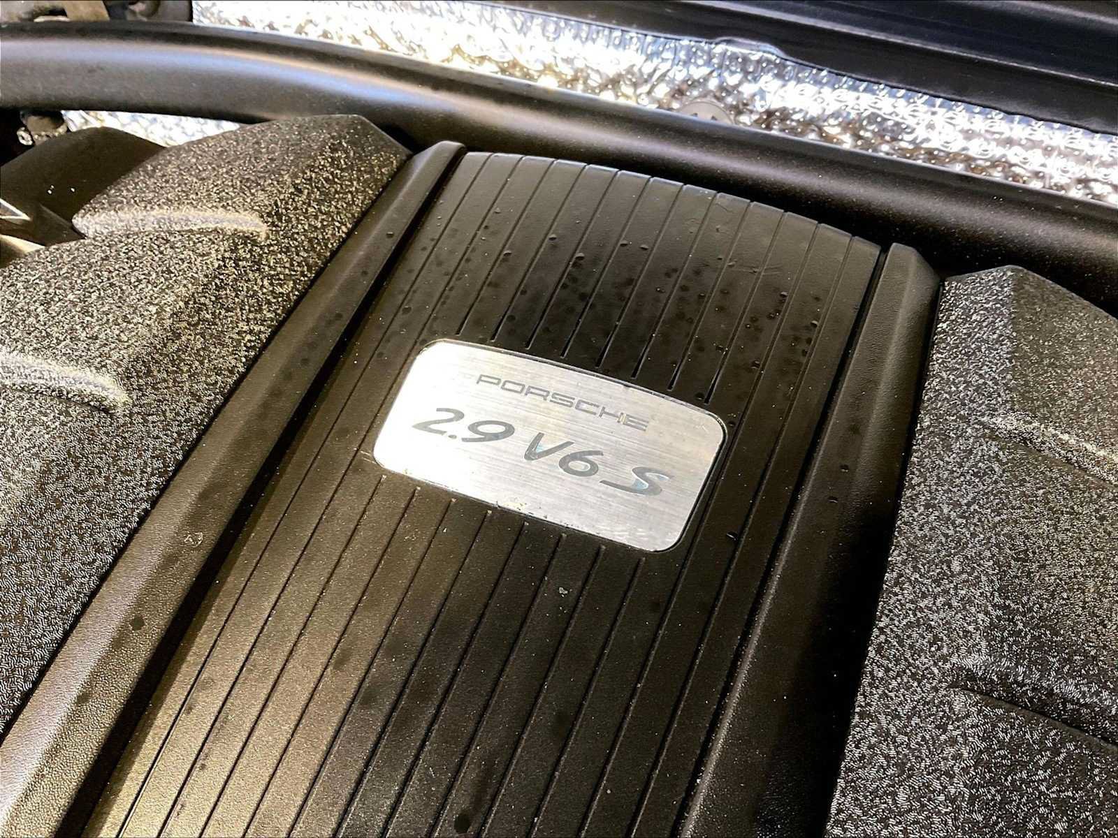Certified 2024 Porsche Macan S AWD/4WD image 33