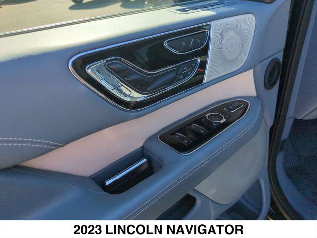 Used 2023 Lincoln Navigator Black Label AWD/4WD image 11