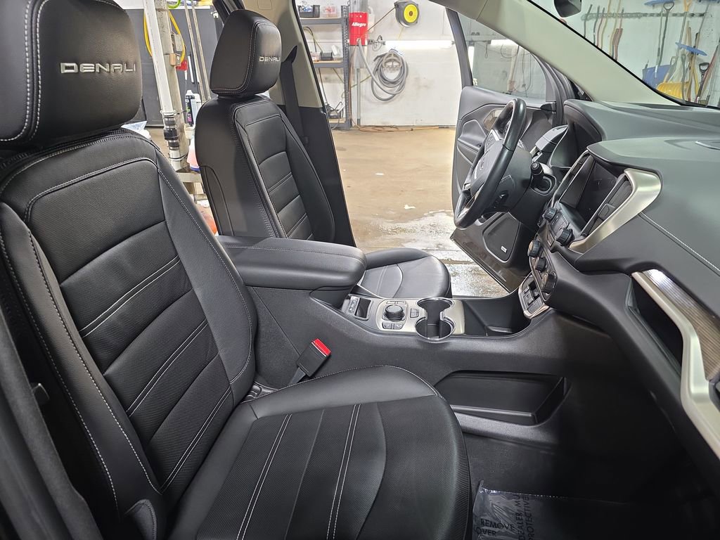 Used 2022 GMC Terrain Denali w/ Black Diamond Edition AWD/4WD image 10