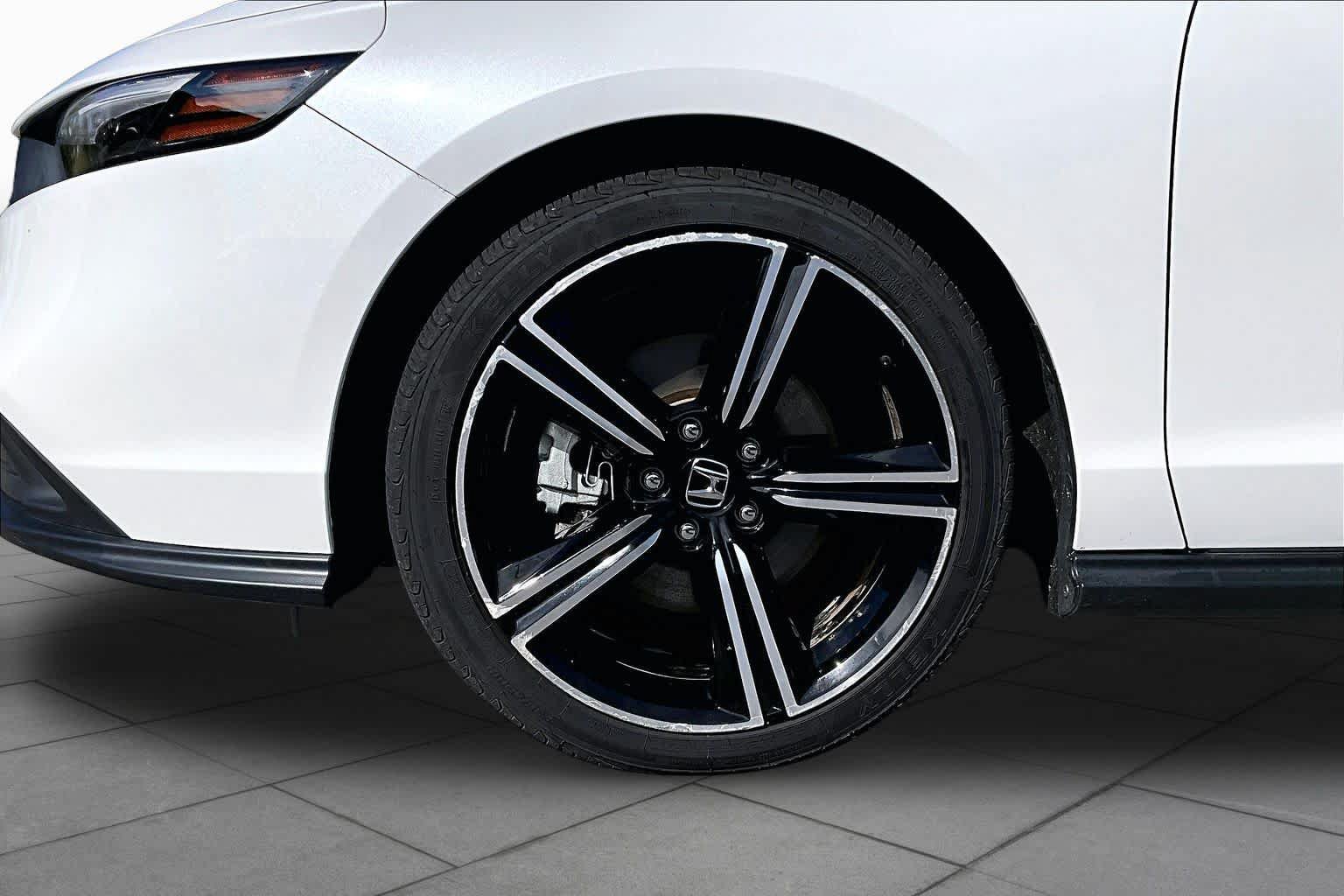 Used 2024 Honda Accord Sport image 11