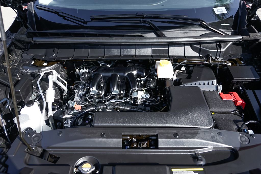 Used 2025 Nissan Pathfinder SL image 13