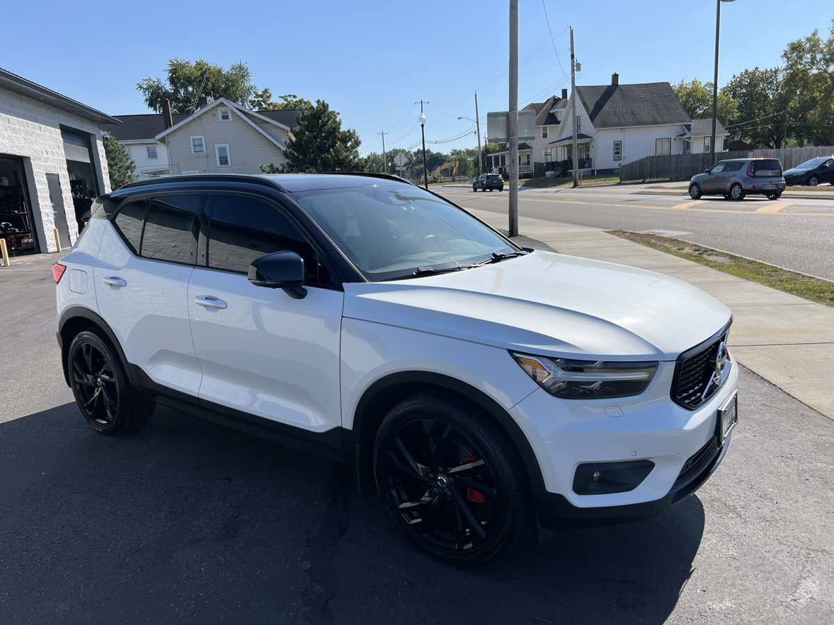 Used 2020 Volvo XC40 T5 R-Design image 6