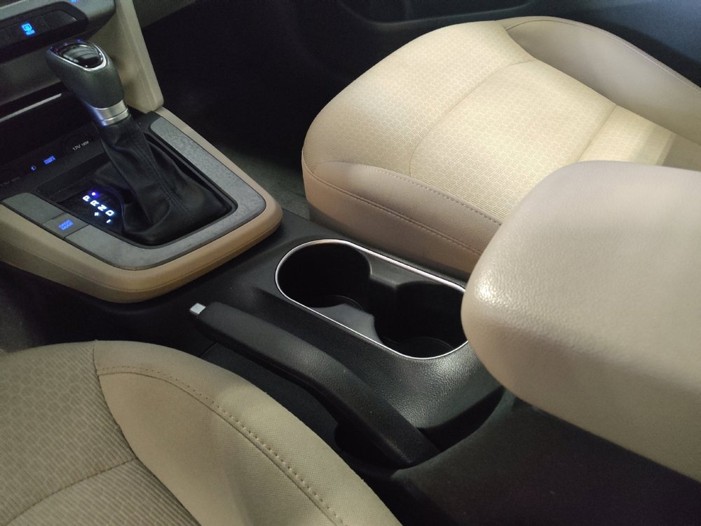 Used 2017 Hyundai Elantra SE image 26