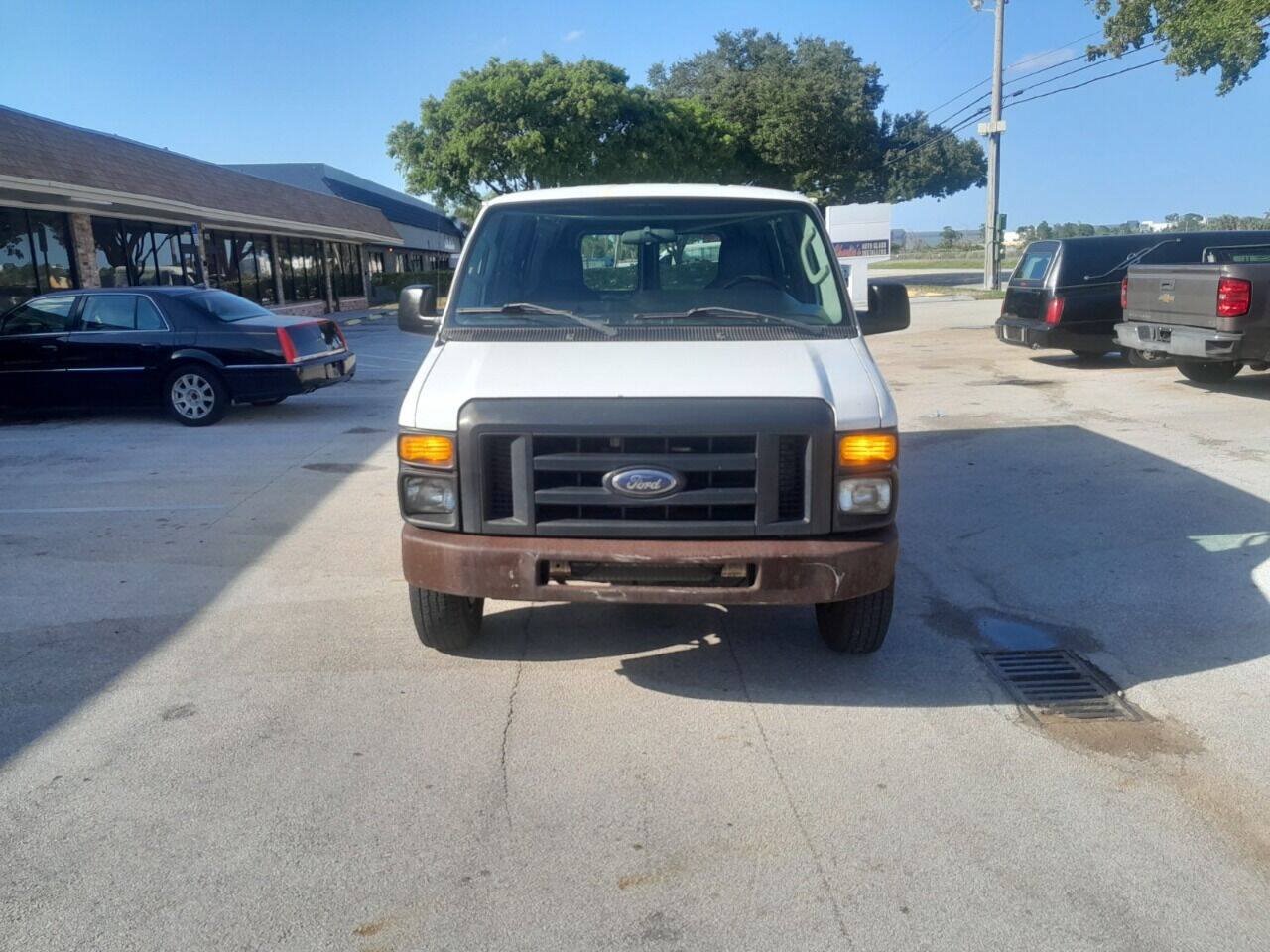 Used 2012 Ford E-250 and Econoline 250 w/ PWR Group RWD image 3