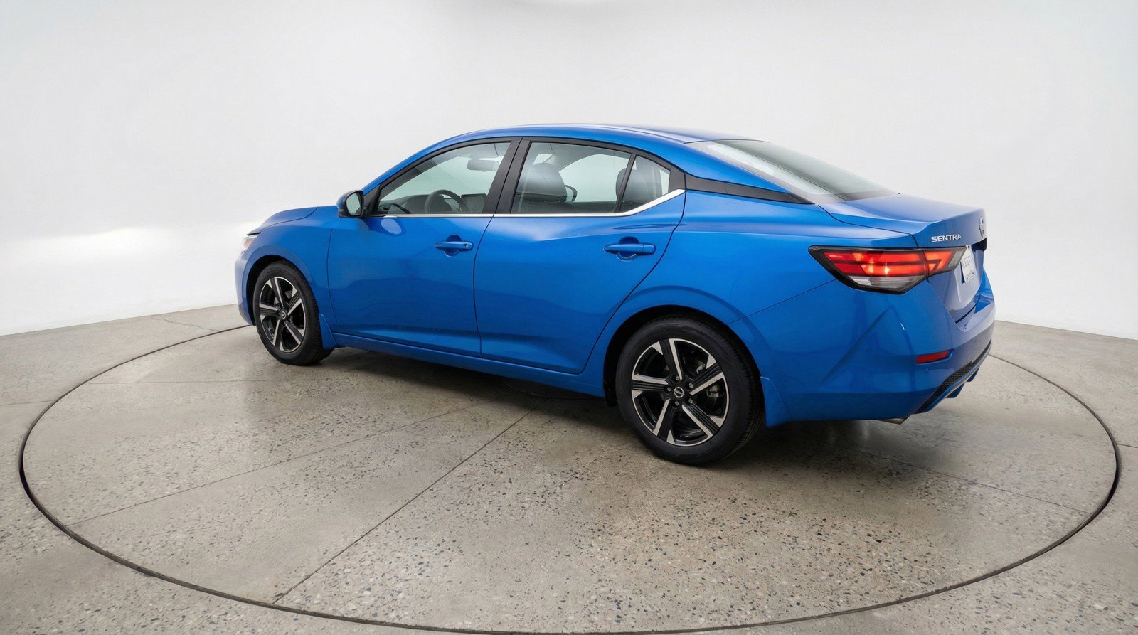 Used 2025 Nissan Sentra SV image 6