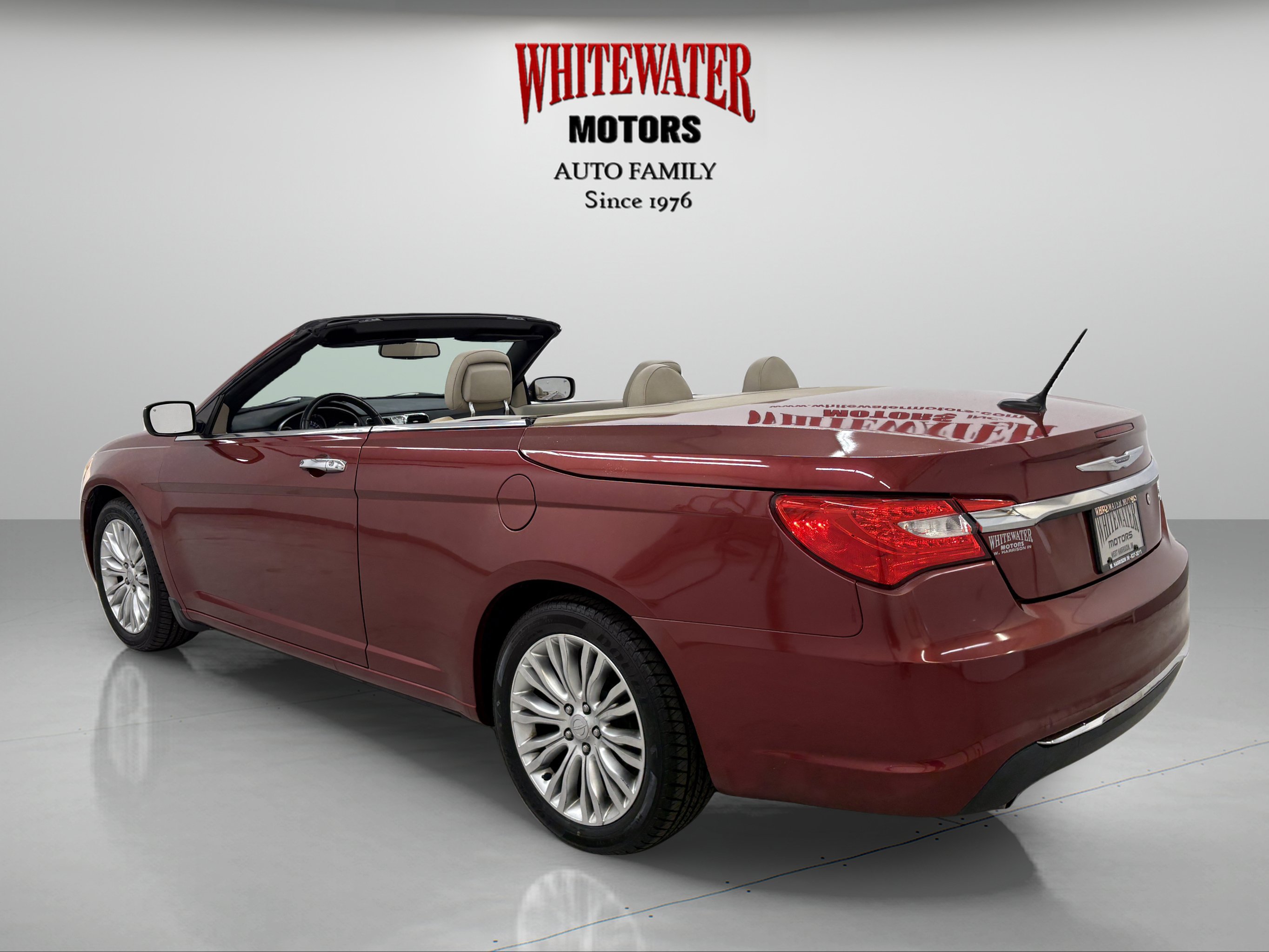 Used 2011 Chrysler 200 Limited FWD image 3