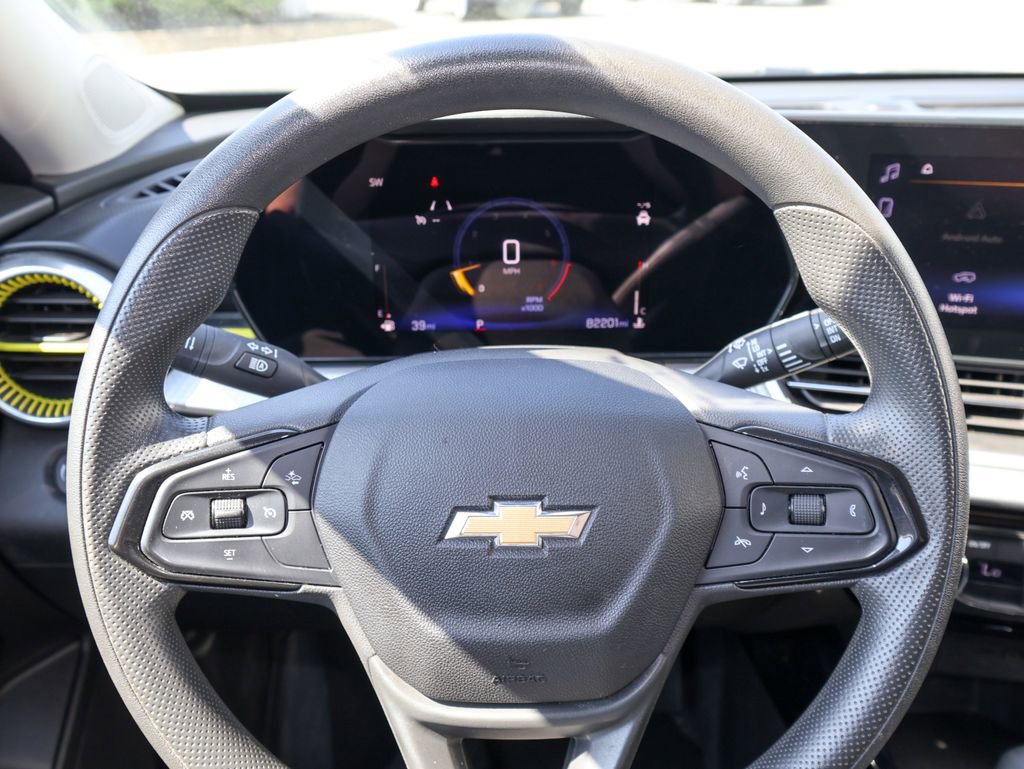 Used 2024 Chevrolet Trax LT FWD image 19