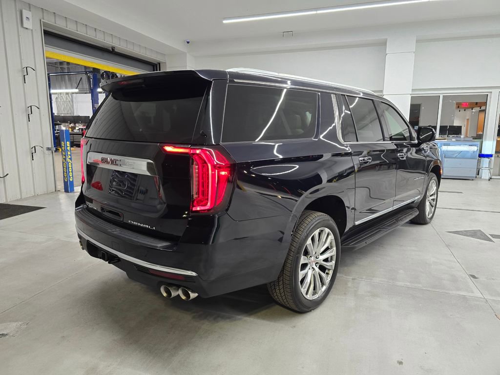 Used 2022 GMC Yukon XL Denali image 6