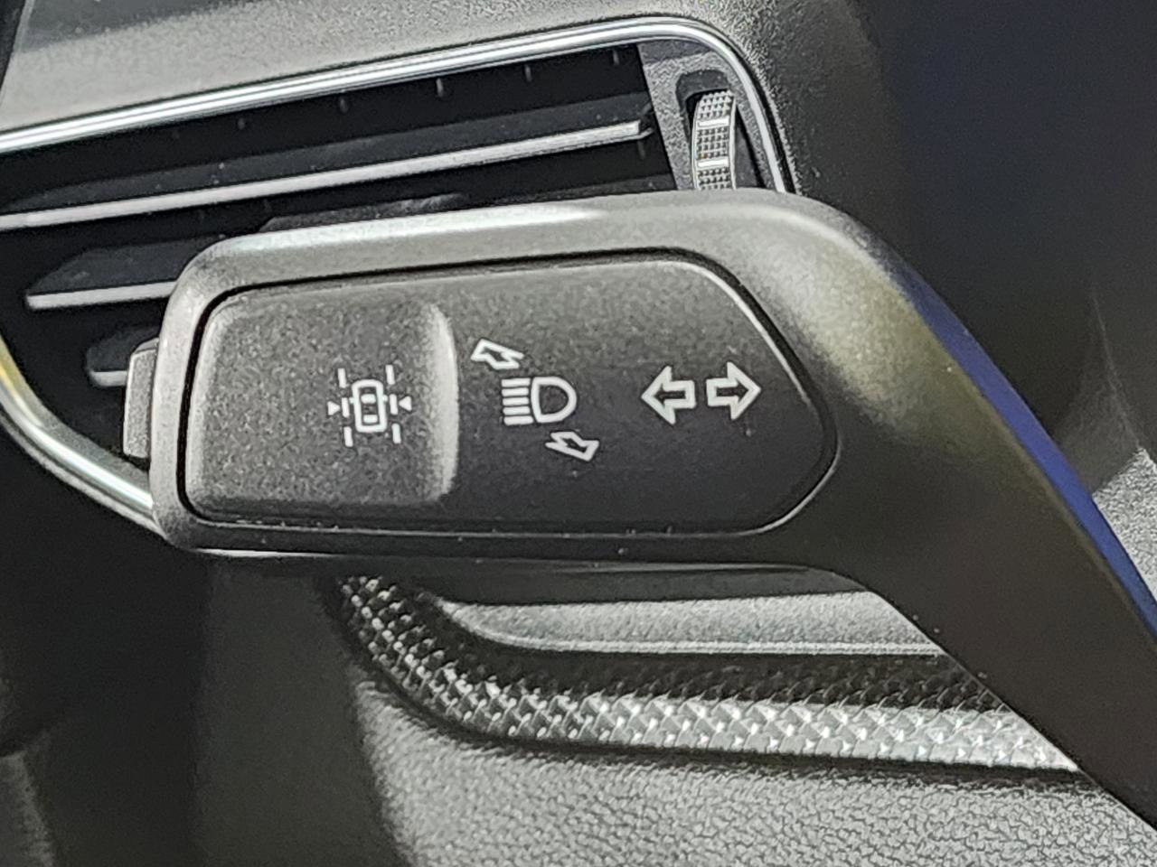 Used 2020 Ford Explorer ST w/ Premium Technology Package image 17