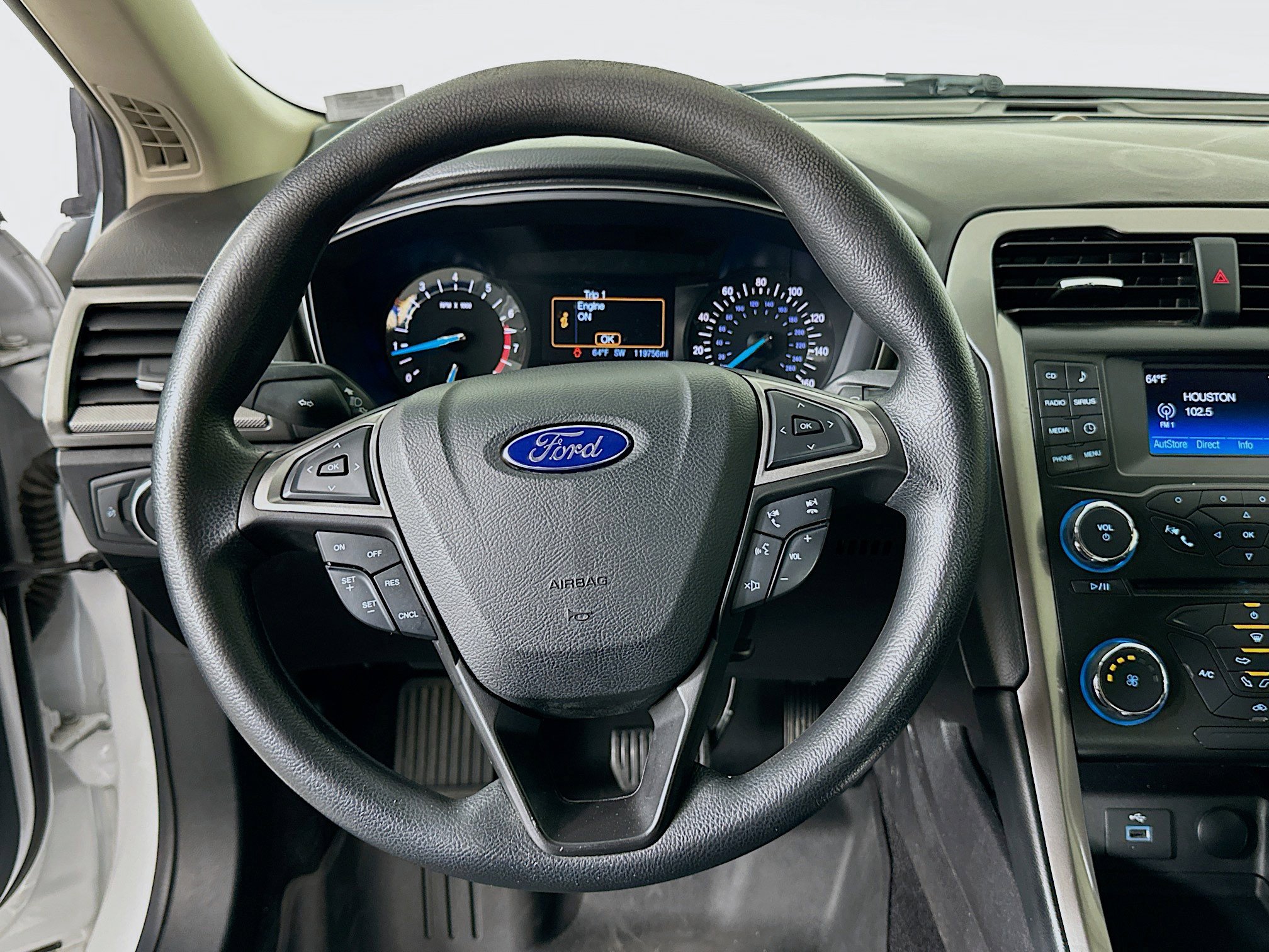 Used 2017 Ford Fusion SE image 17