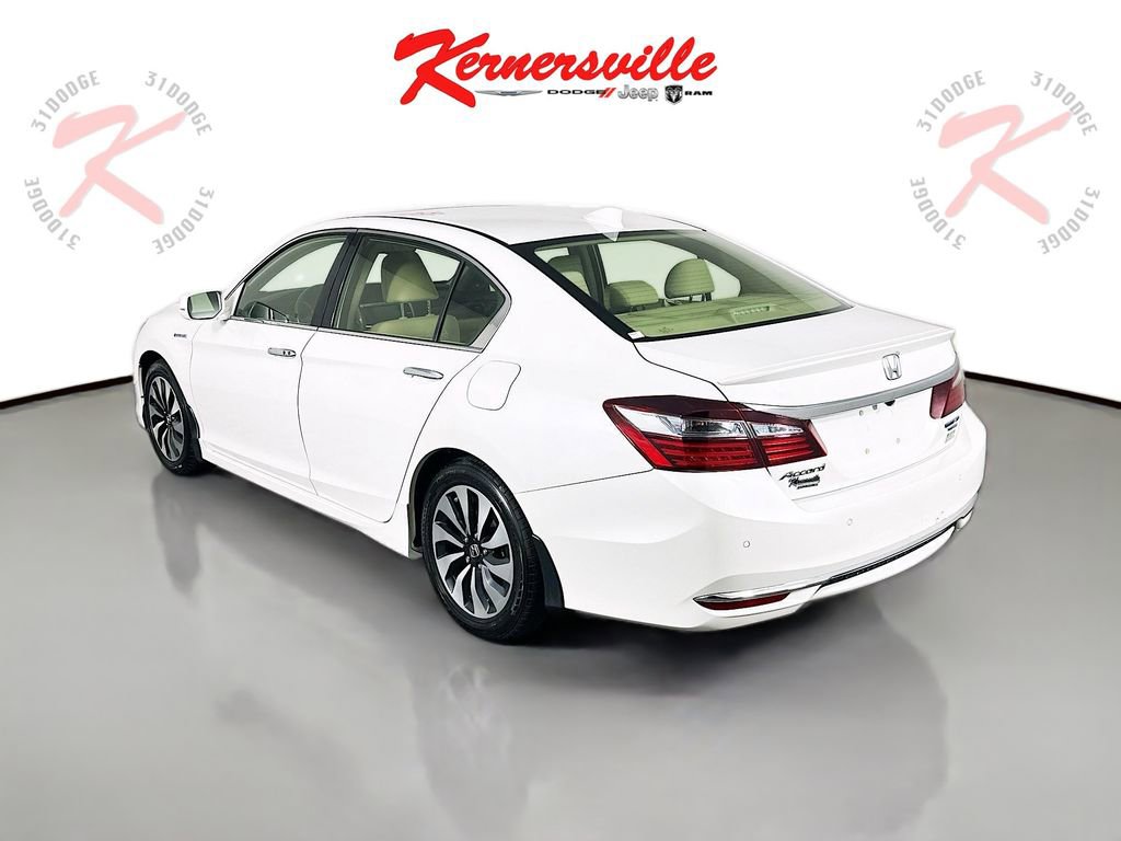 Used 2017 Honda Accord Touring image 5