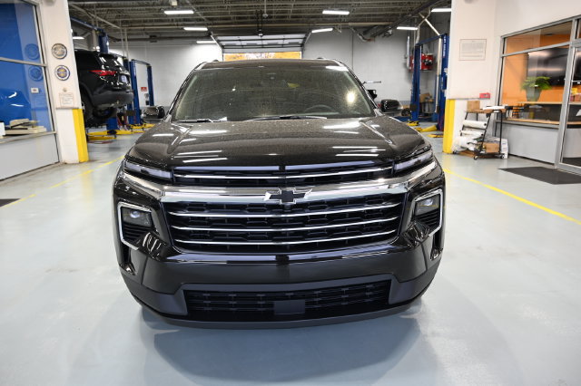 New 2027 Chevrolet Traverse LT w/ LPO, Floor Liner Package FWD image 2