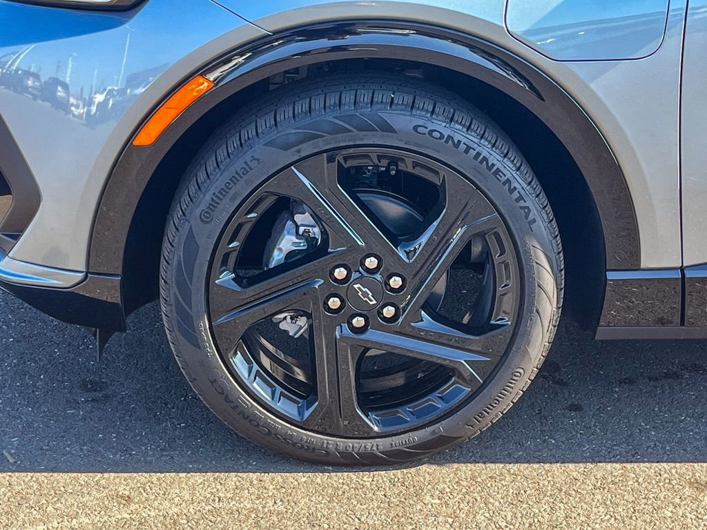 New 2026 Chevrolet Equinox EV RS image 9