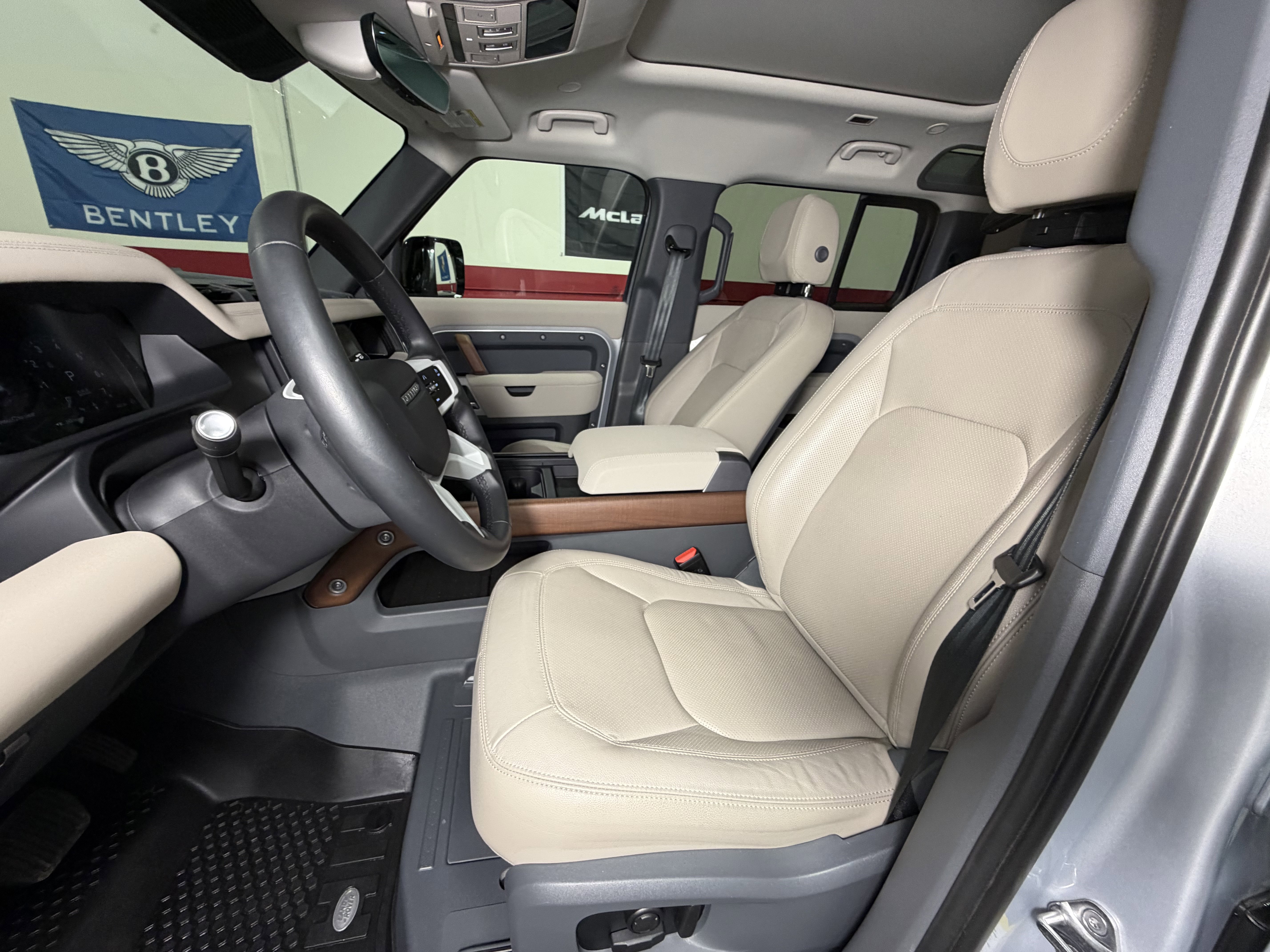 Used 2023 Land Rover Defender 110 S image 14