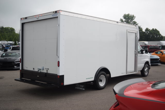 New 2027 Ford E-350 and Econoline 350 Super Duty w/ Power Equipment Group RWD image 20