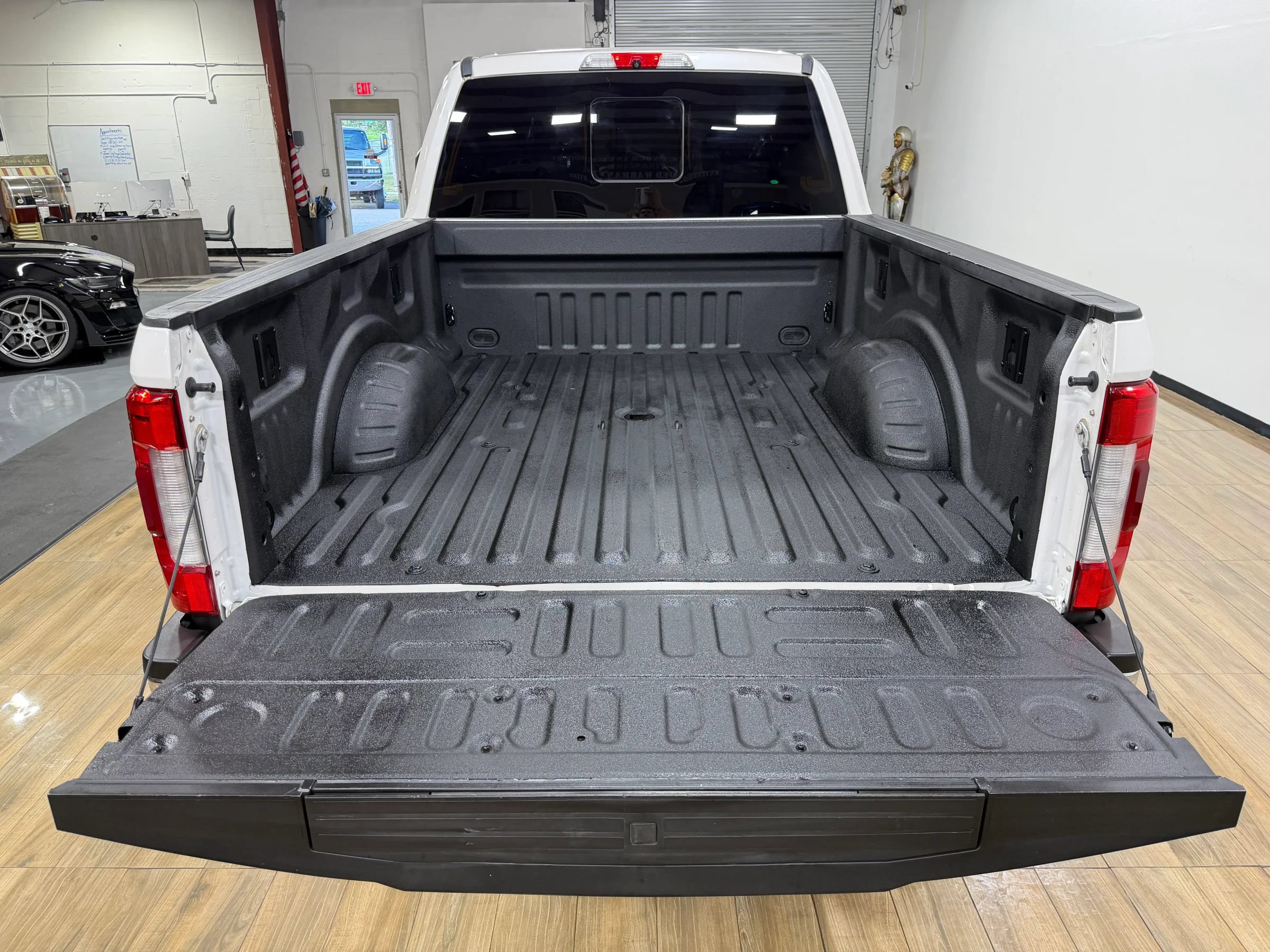 Used 2018 Ford F250 King Ranch w/ King Ranch Ultimate Package AWD/4WD image 8