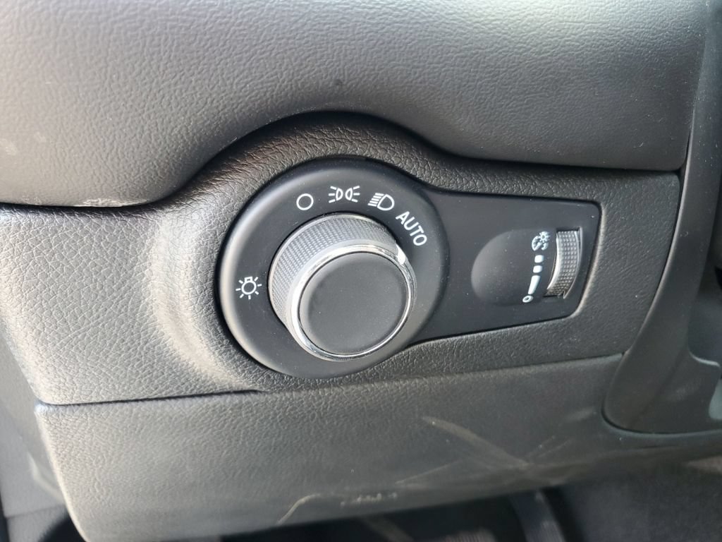 Used 2024 Dodge Durango GT AWD/4WD image 12