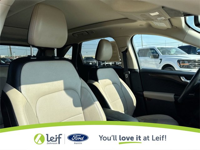 Used 2020 Ford Escape Titanium image 31