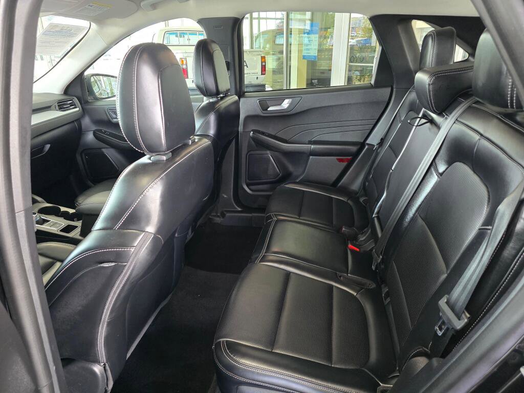 Used 2024 Ford Escape Platinum AWD/4WD image 37