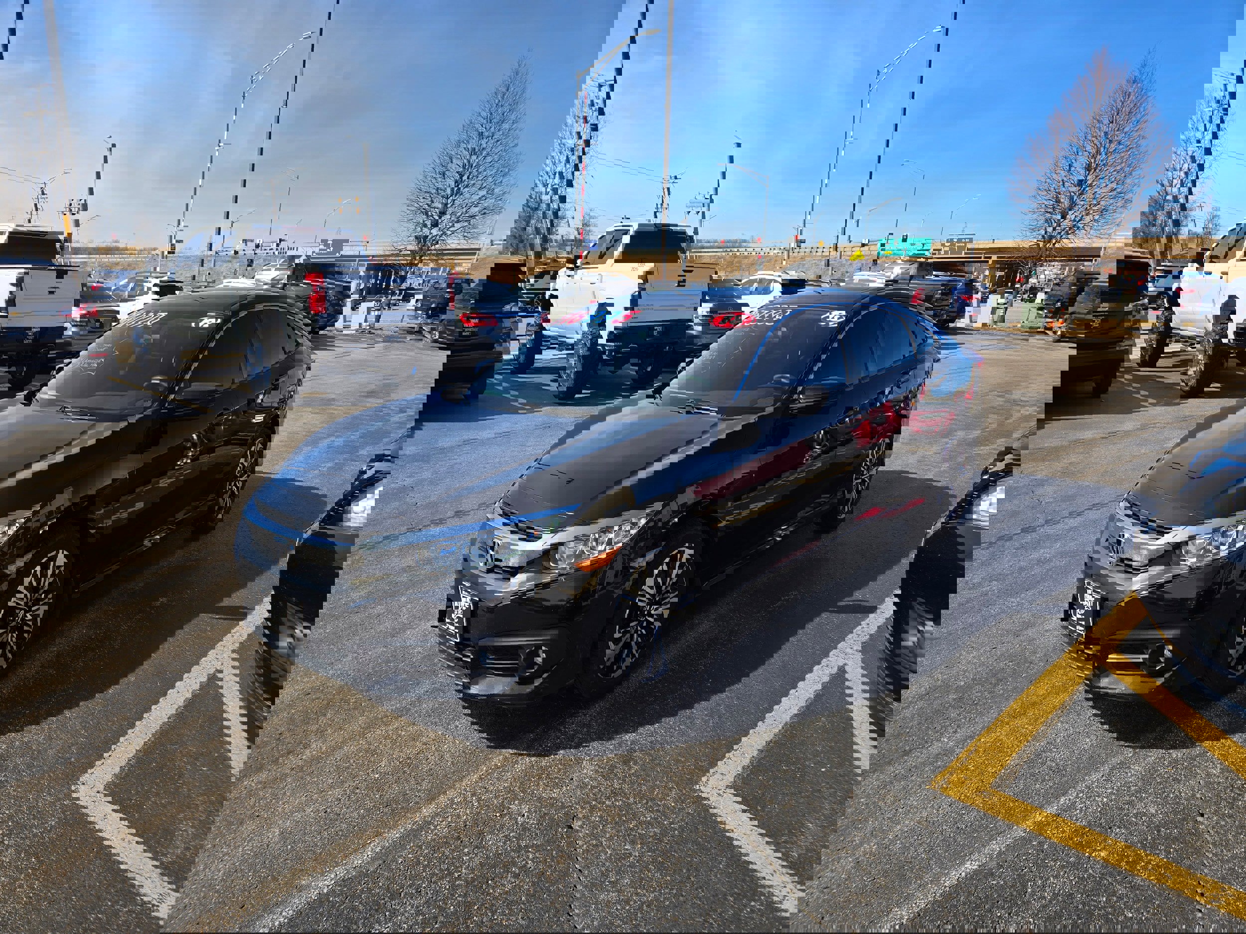 Used 2018 Honda Civic EX-T image 3