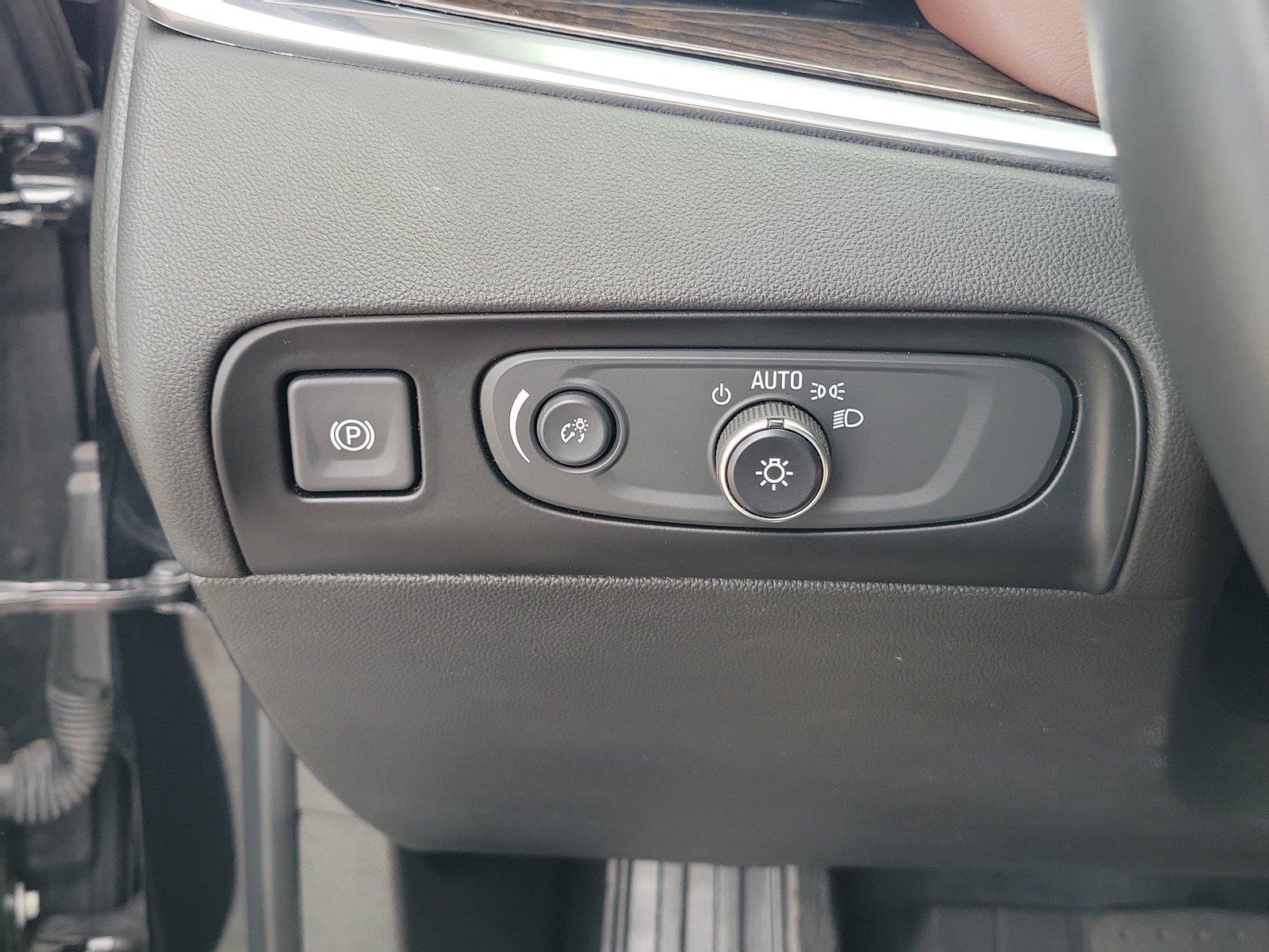 Used 2021 Buick Enclave Avenir w/ Avenir Technology Package AWD/4WD image 21