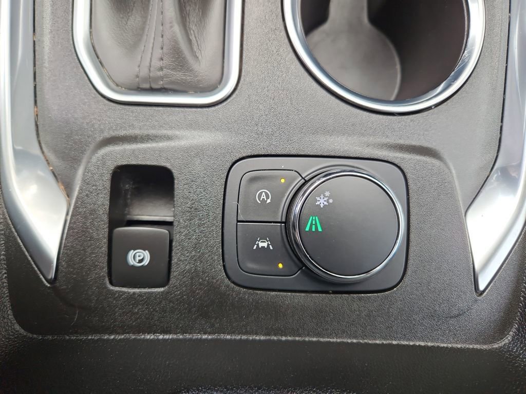 Used 2022 Chevrolet Traverse LT image 22