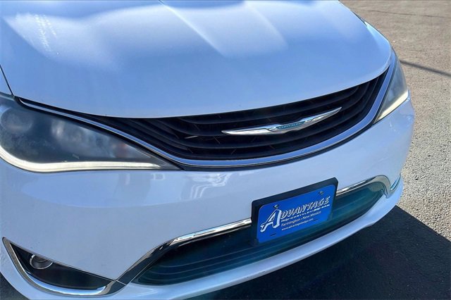 Used 2017 Chrysler Pacifica Touring Plus image 30