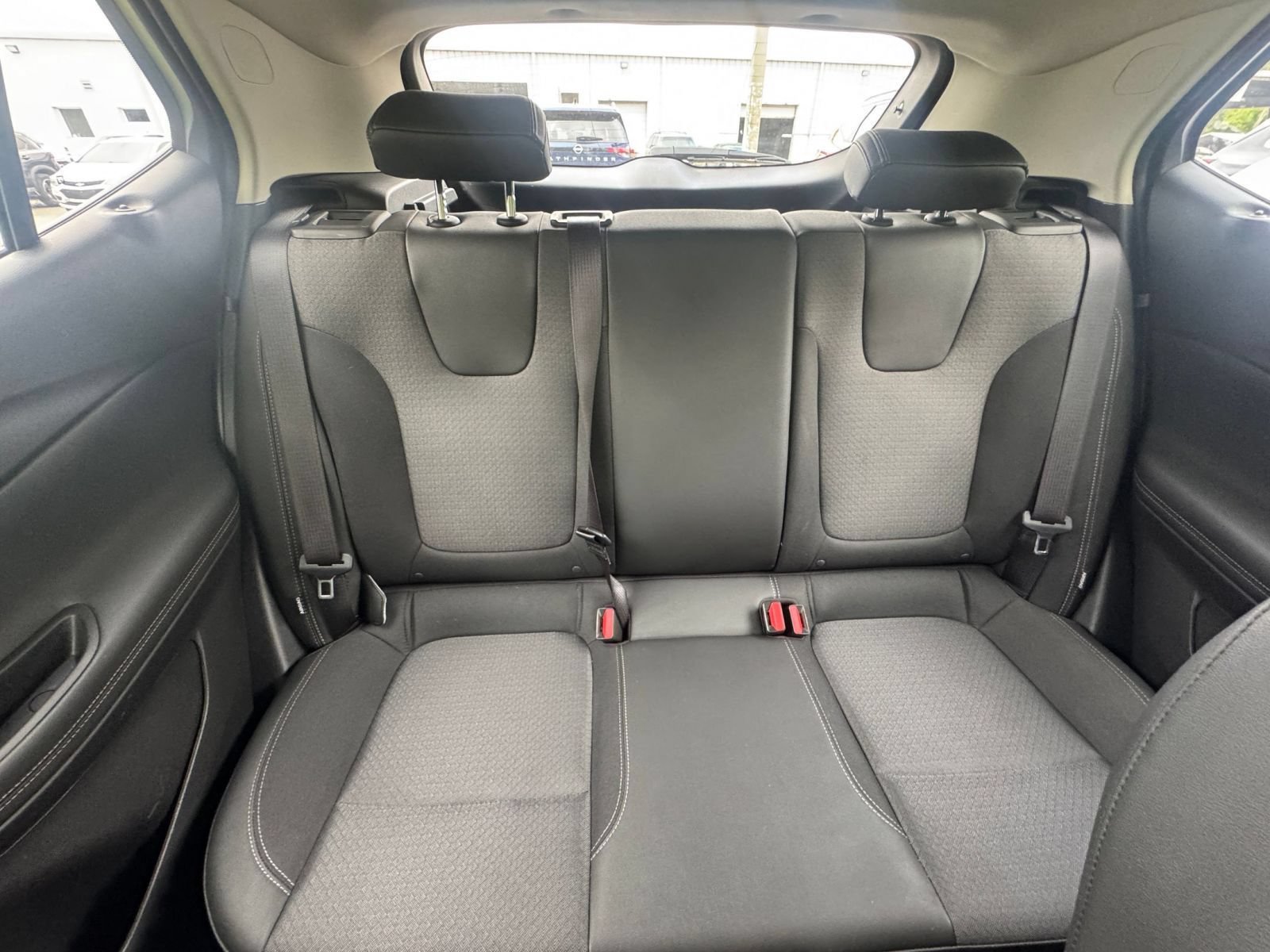 Used 2025 Buick Encore GX Preferred FWD image 37