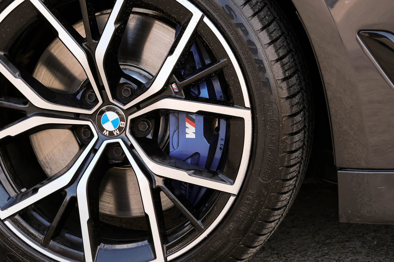 Used 2023 BMW 540i xDrive w/ Executive Package image 73