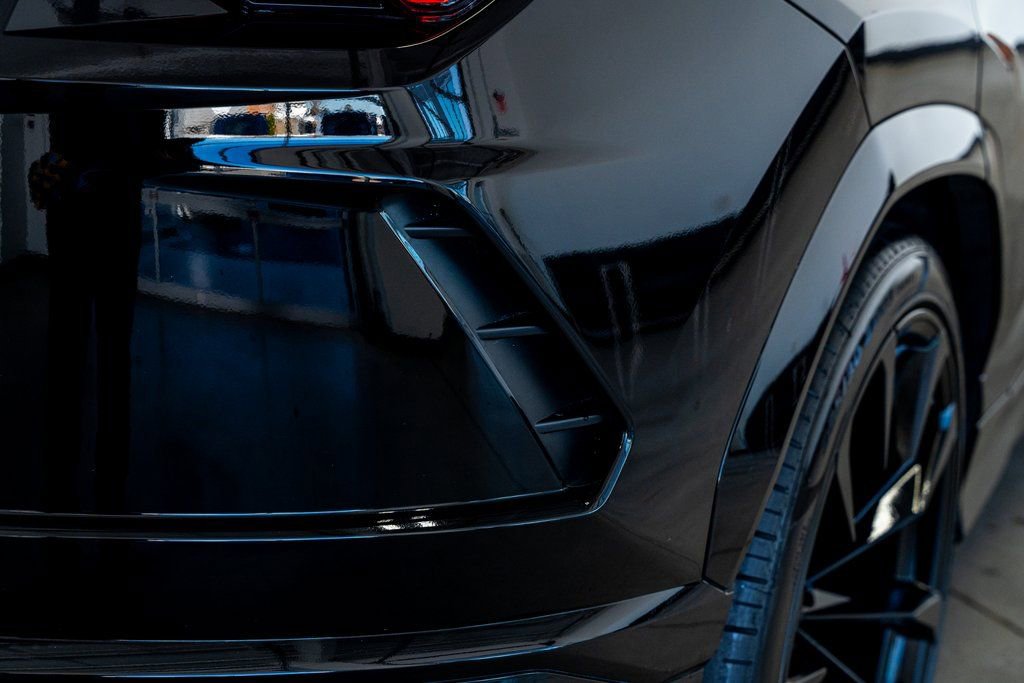 Used 2021 Lamborghini Urus image 31