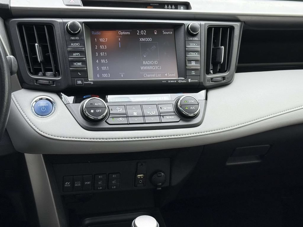 Used 2017 Toyota RAV4 Limited AWD/4WD image 18