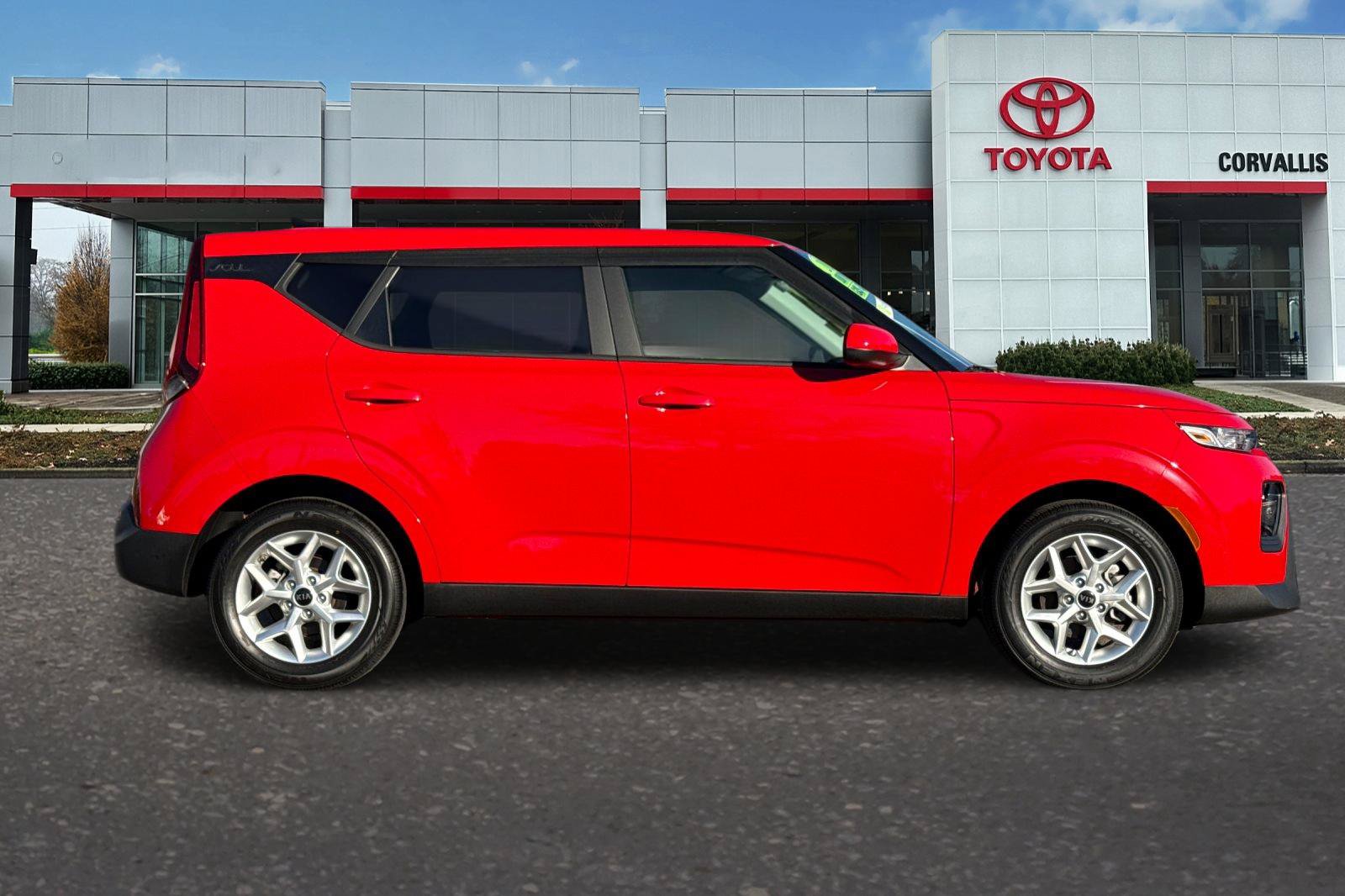Used 2021 Kia Soul S FWD image 3