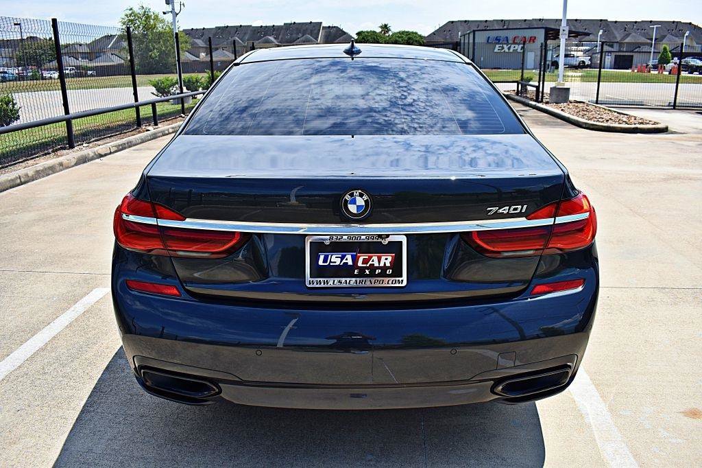 Used 2019 BMW 740i w/ Executive Package RWD image 6
