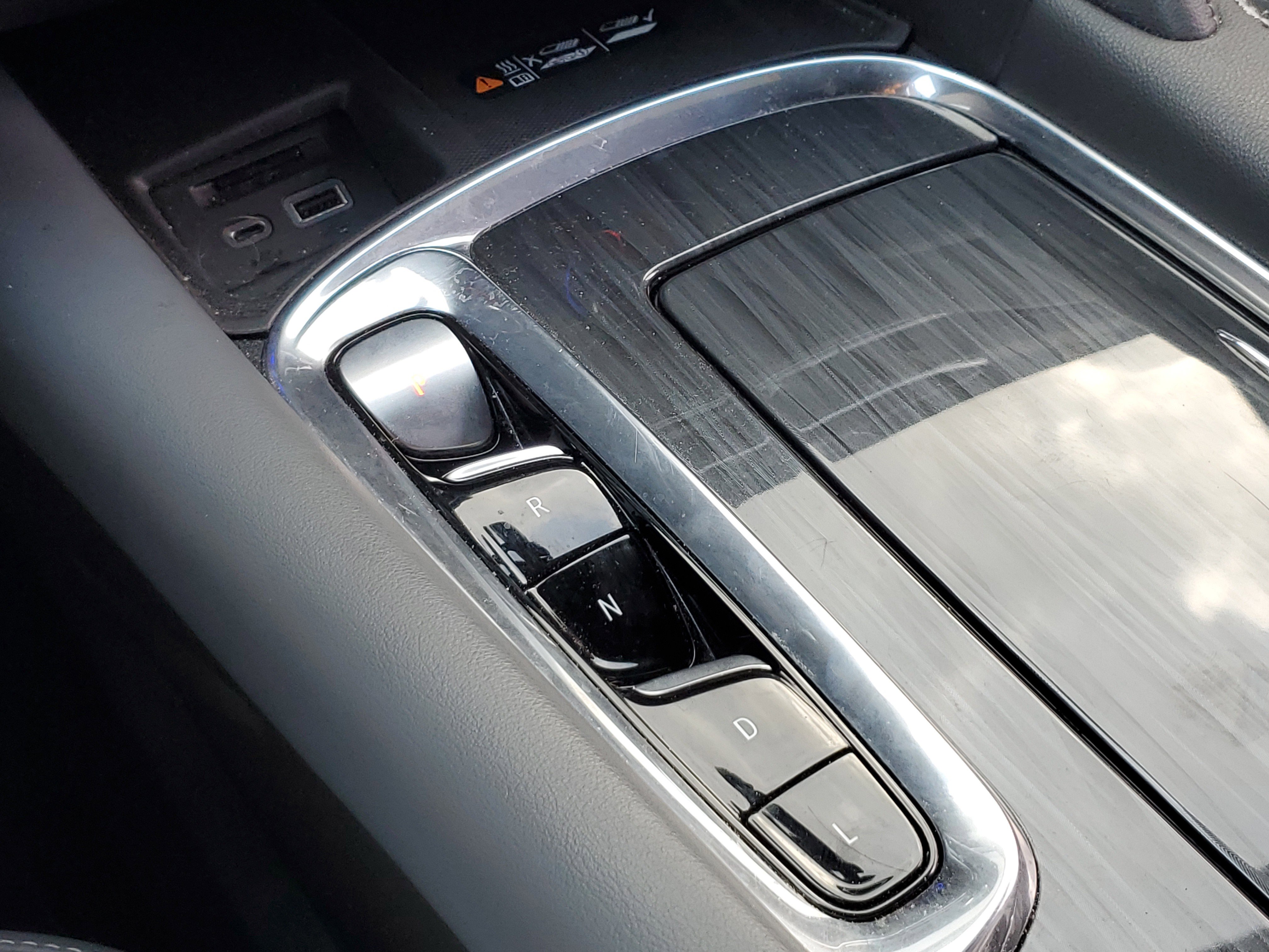 Used 2024 Buick Enclave Premium image 31