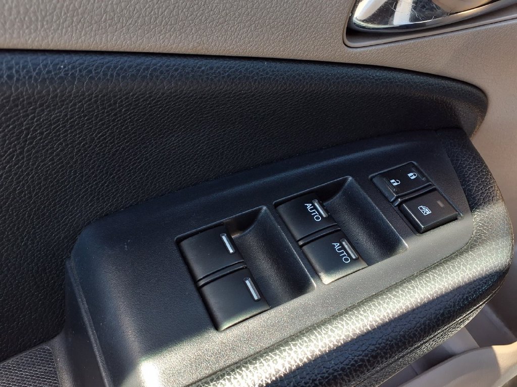 Used 2016 Honda Pilot Touring image 19