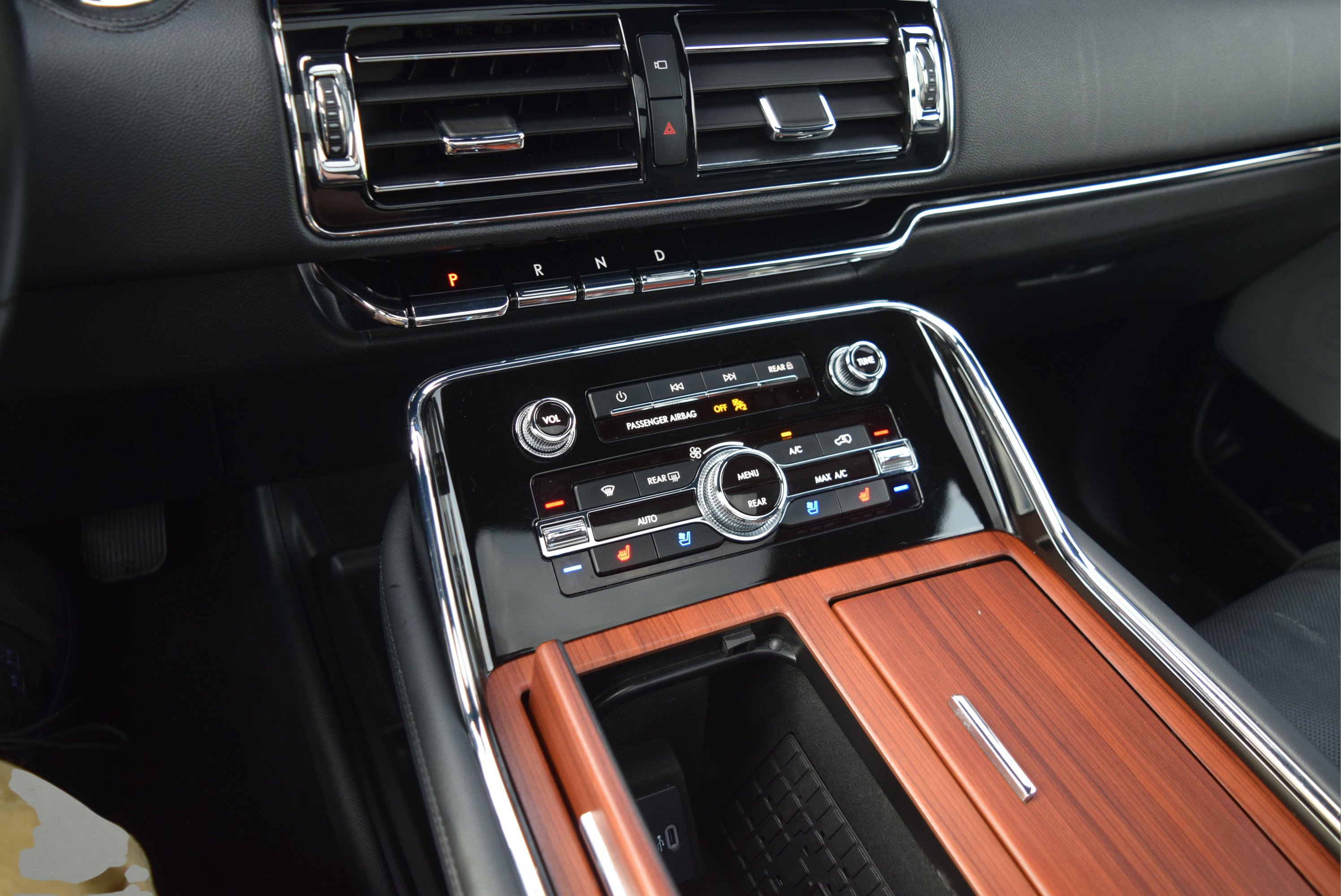 Used 2024 Lincoln Navigator L Reserve image 17