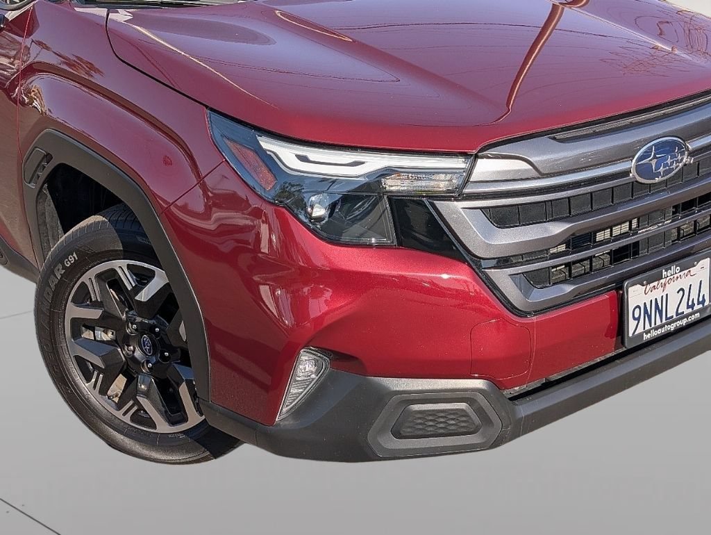 Used 2025 Subaru Forester Premium AWD/4WD image 9