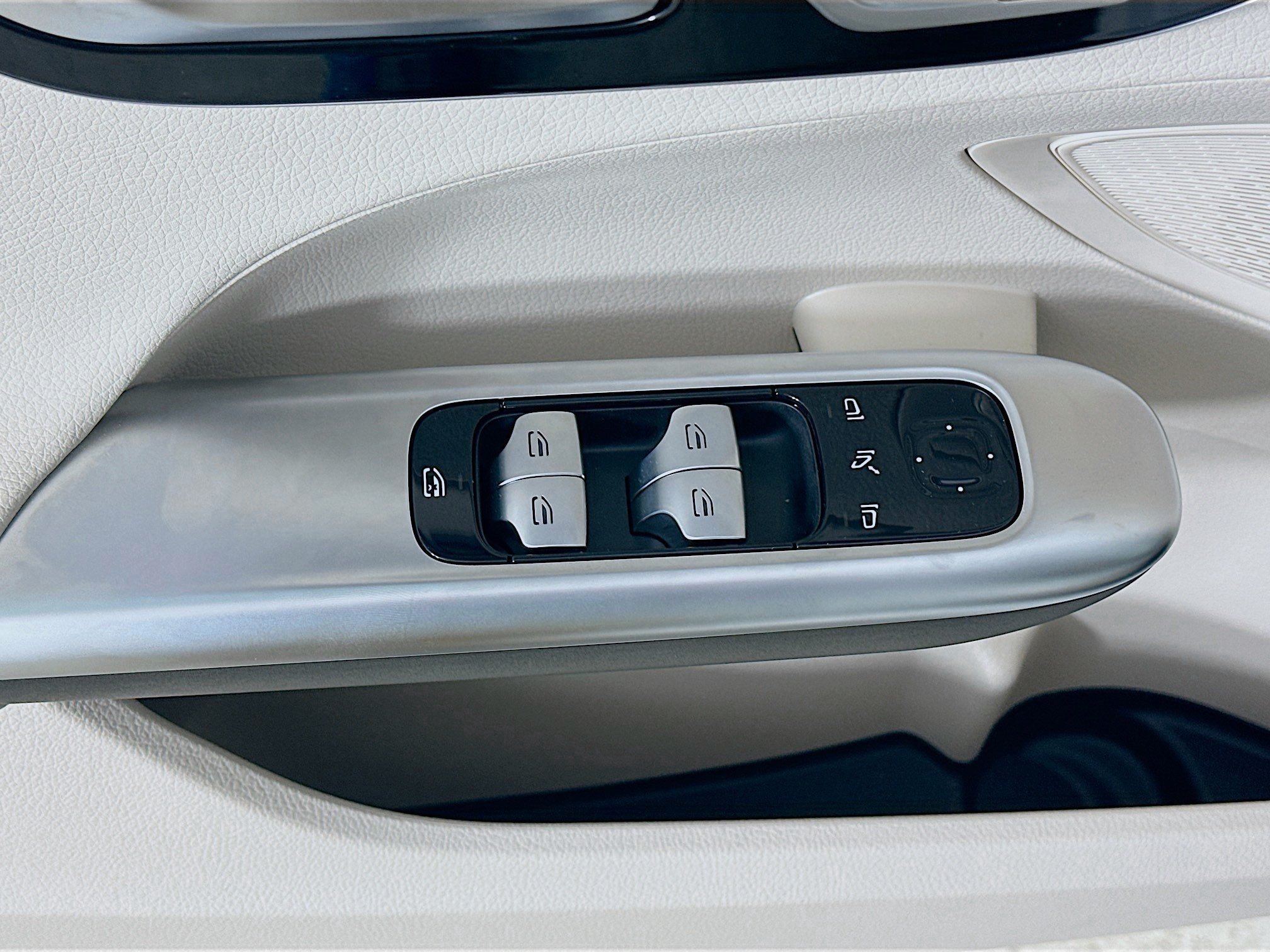 Certified 2026 Mercedes-Benz C 300 4MATIC Sedan image 22