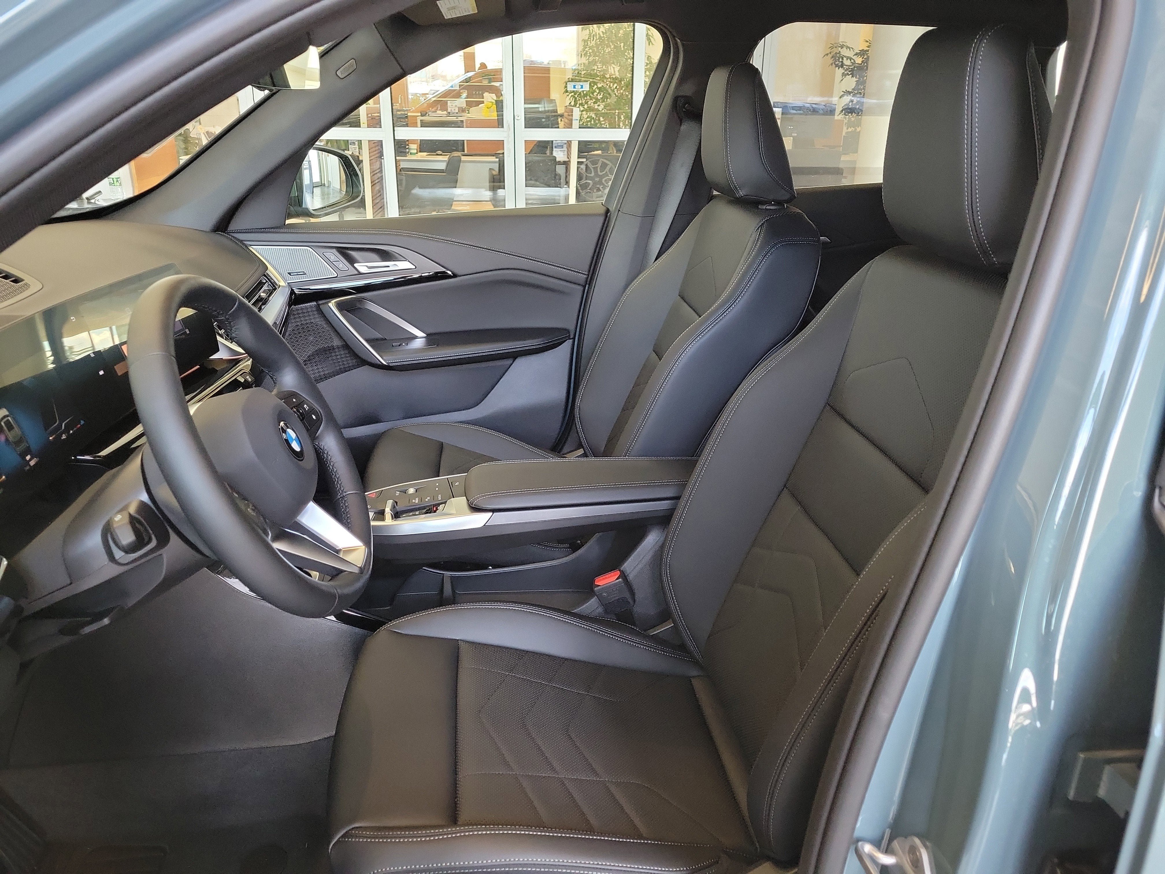 New 2026 BMW X1 xDrive28i w/ Convenience Package AWD/4WD image 4
