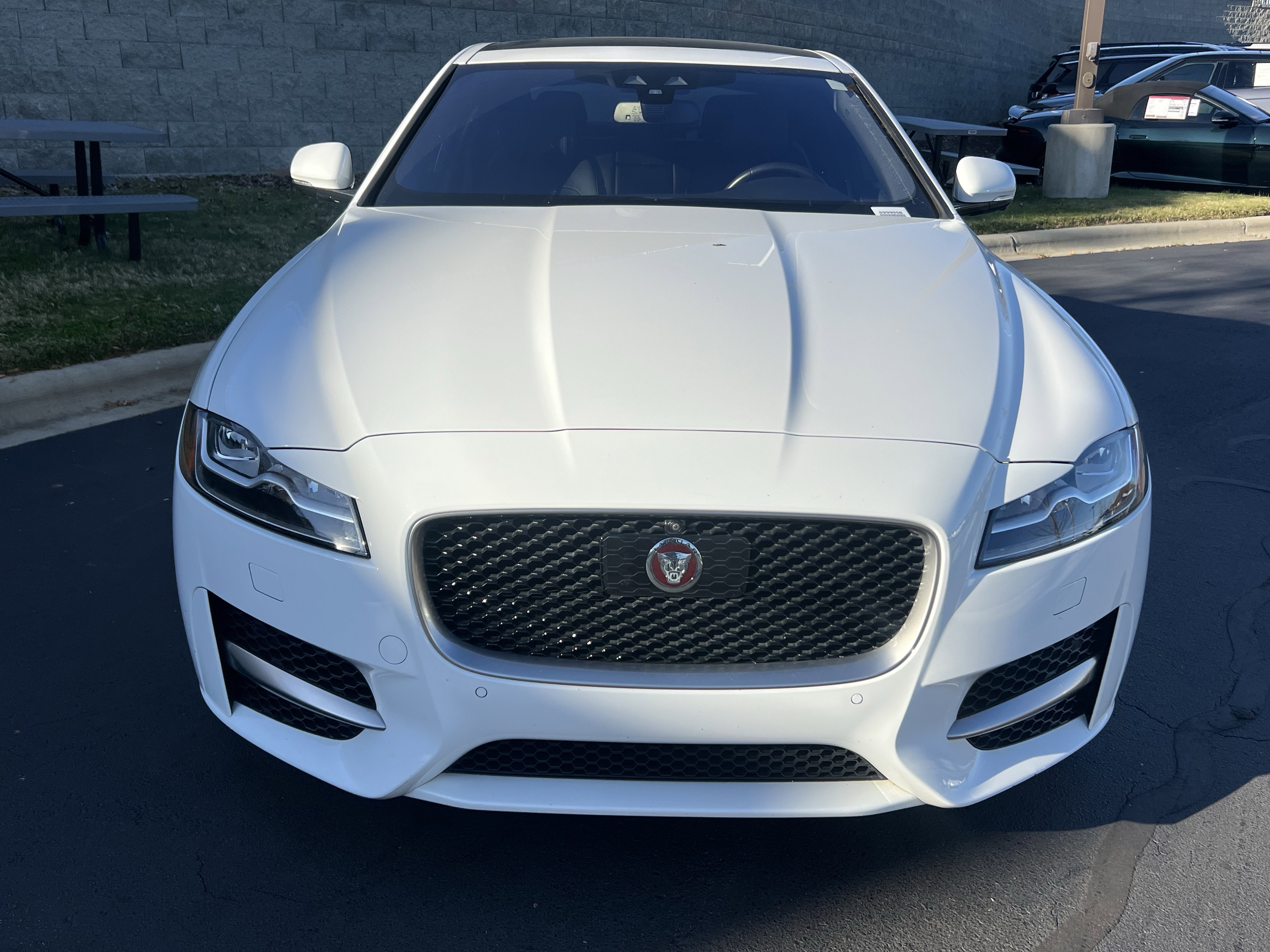 Used 2018 Jaguar XF R-Sport image 10