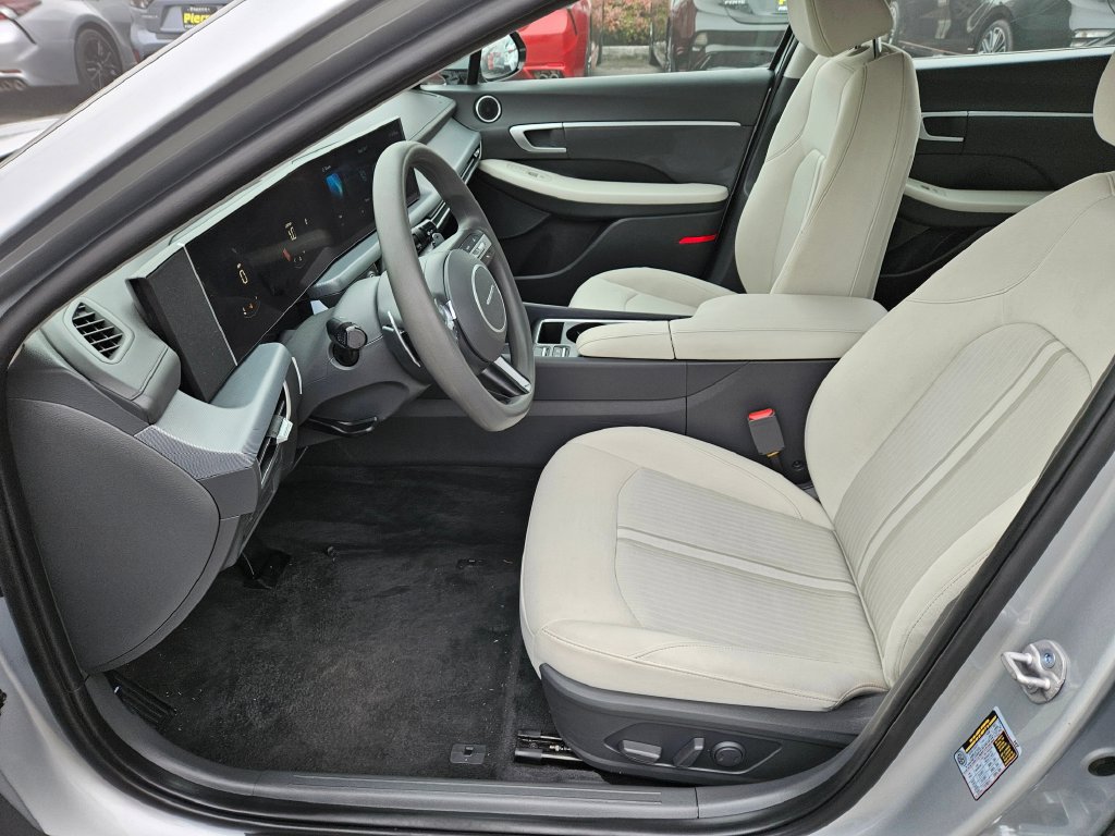 Used 2025 Hyundai Sonata SEL FWD image 14