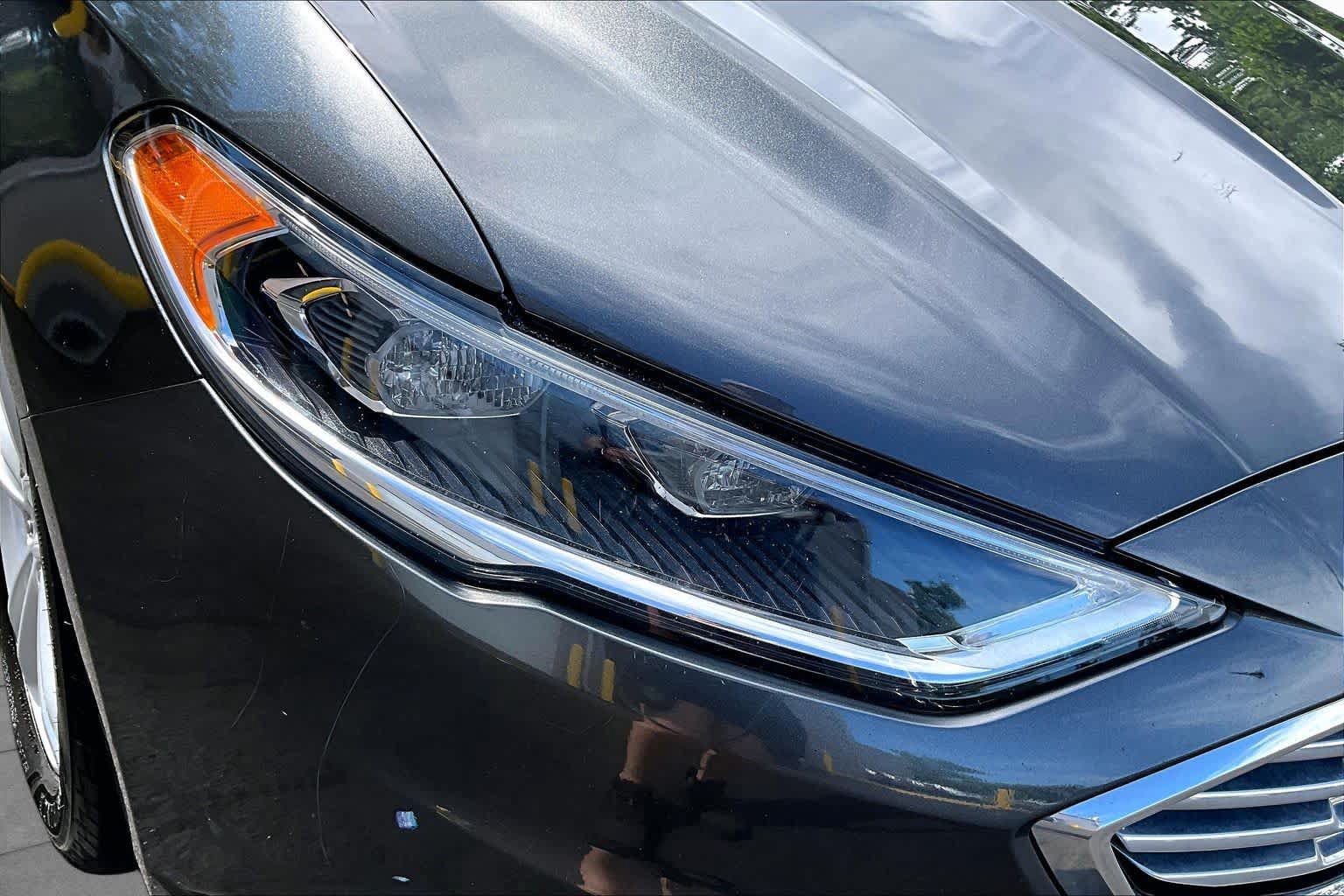Used 2018 Ford Fusion SE w/ Fusion SE Technology Package FWD image 27