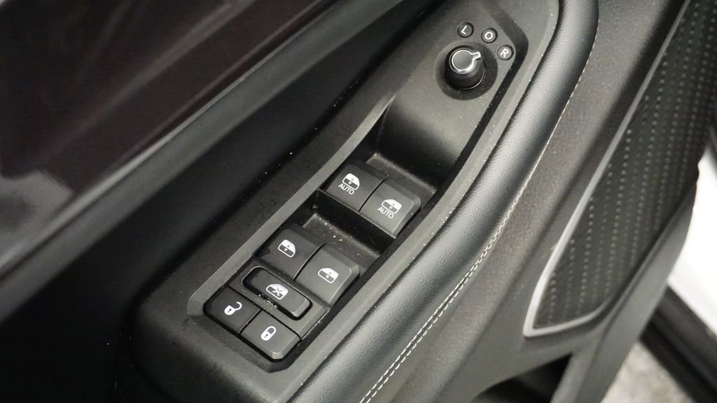 Certified 2022 Jeep Grand Cherokee L Laredo image 26