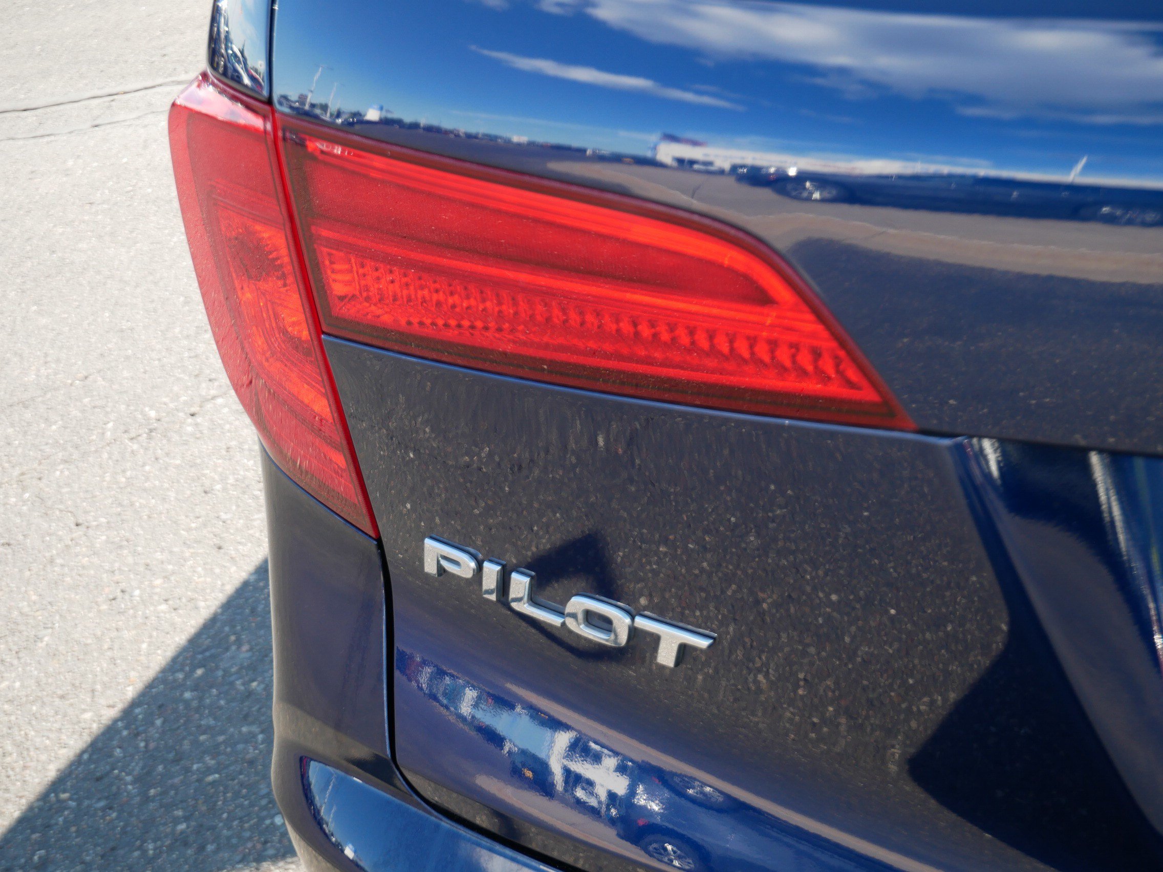 Used 2016 Honda Pilot Elite image 17